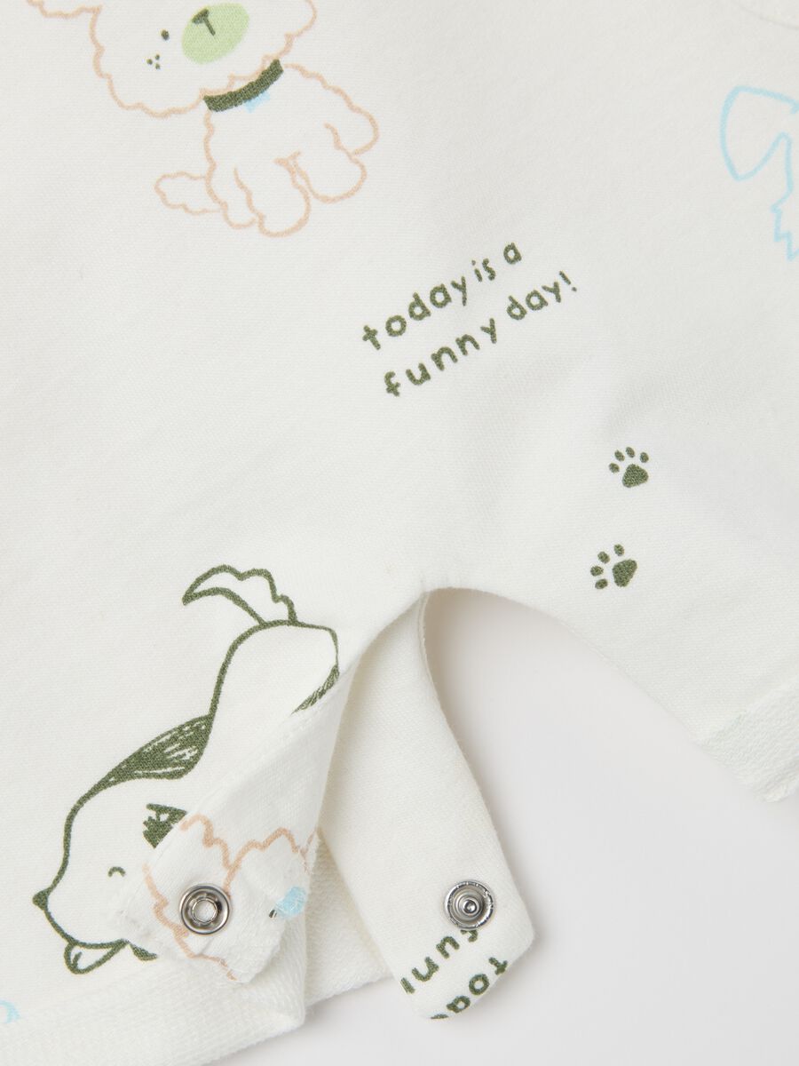 White dungarees in cotton with puppies print_3
