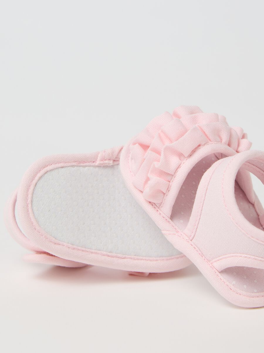 Pink cotton sandals with frills_2