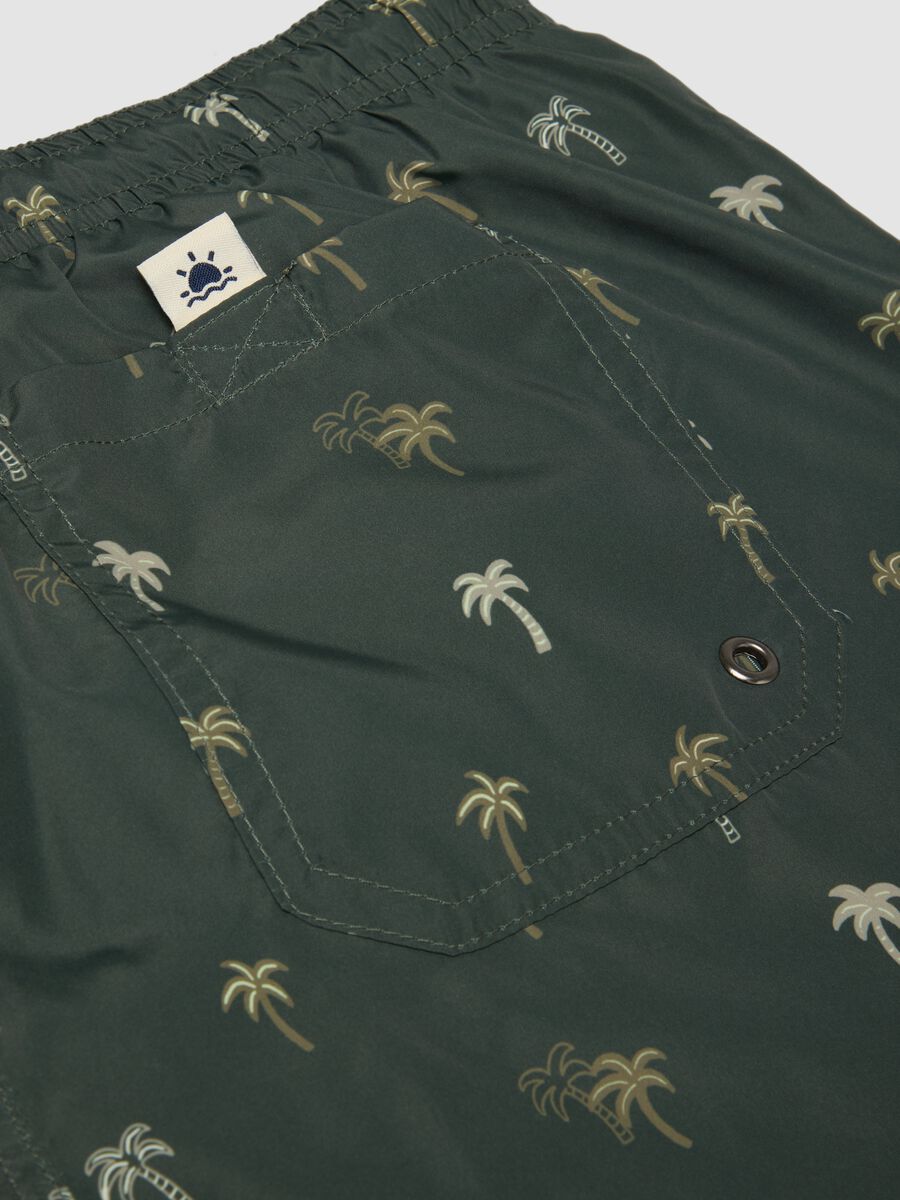 Costume boxer verde con stampa palme_1