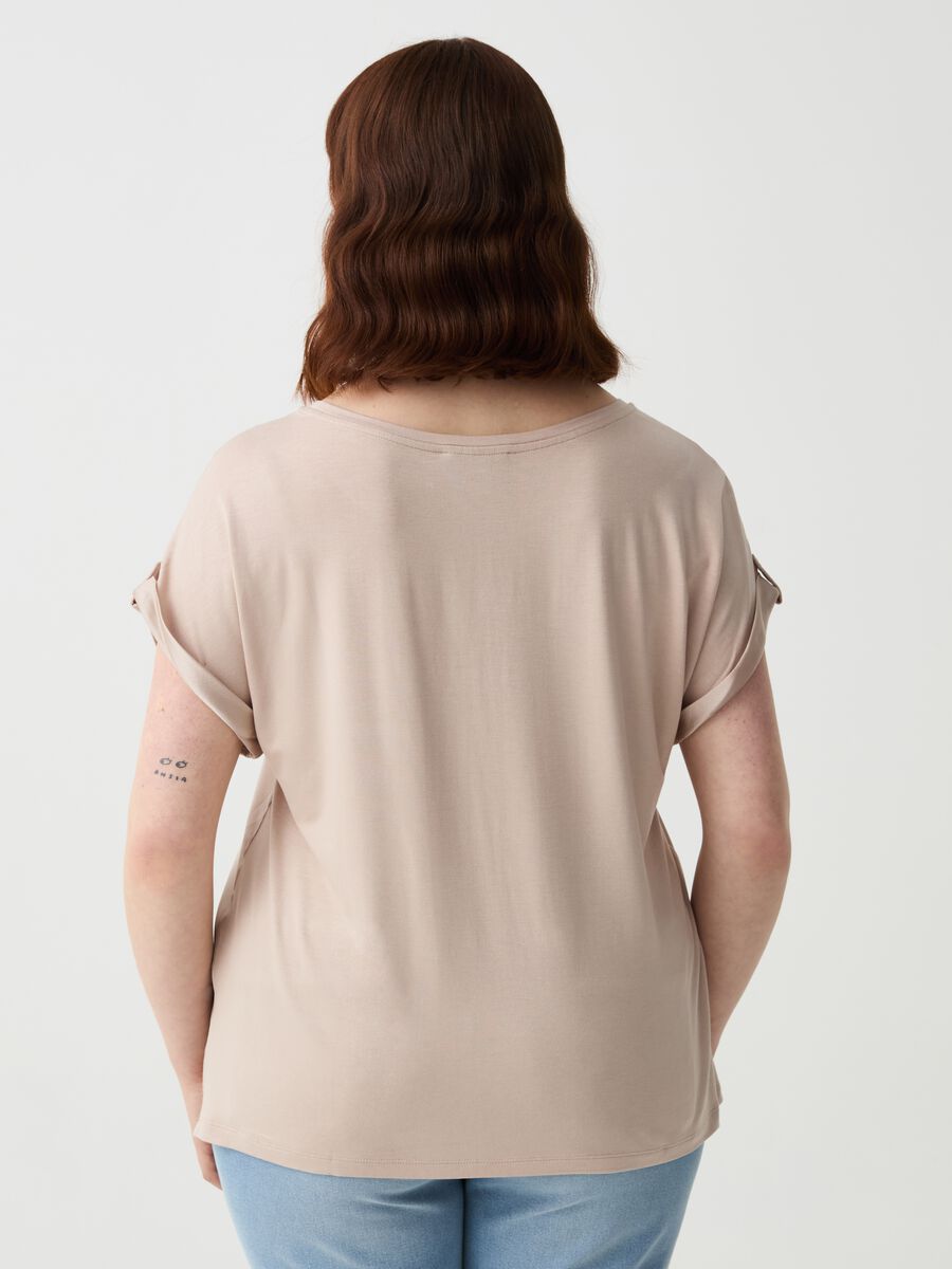 Curvy T-shirt in viscose with satin front_2
