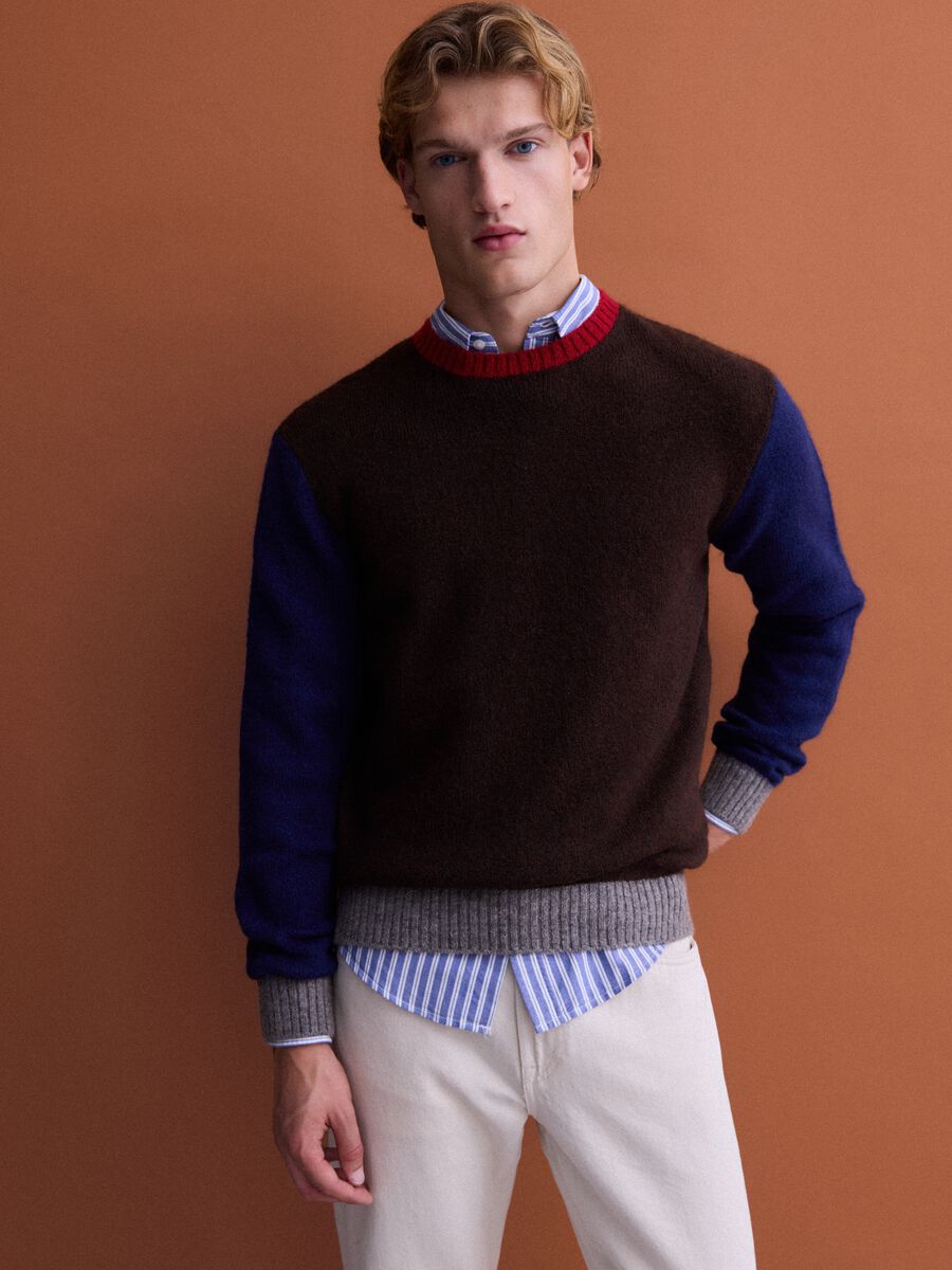 Maglione marrone girocollo in lana e alpaca elasticizzate regular fit_0