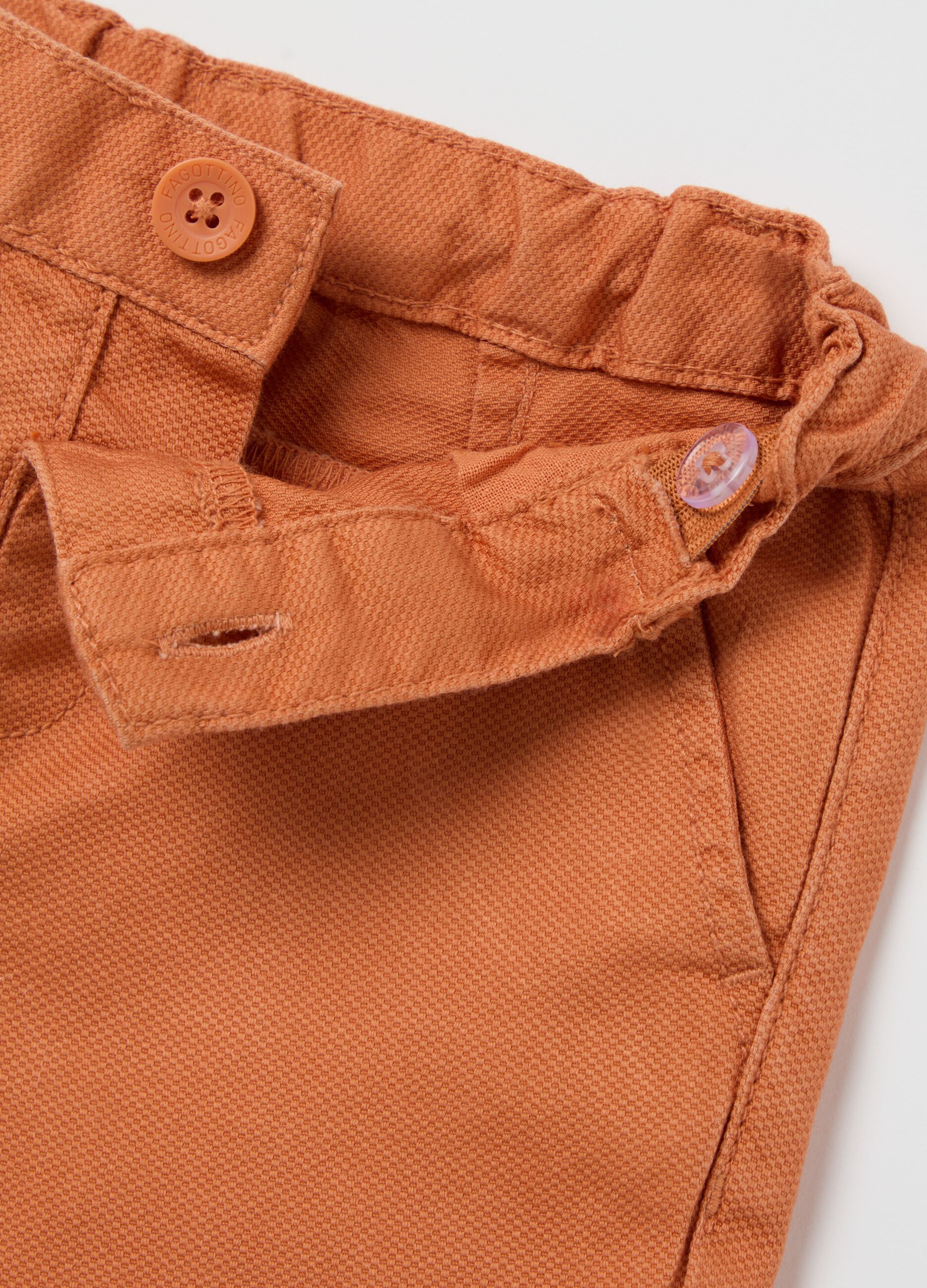 Bermuda shorts in dobby with pockets