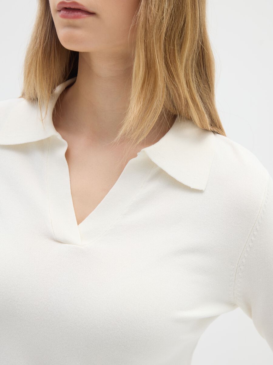 White Pullover with Polo Collar_3