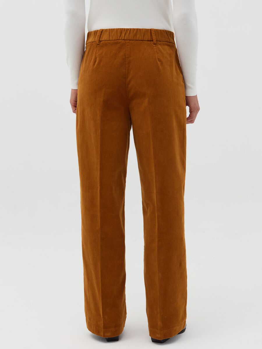 Pantalone straight fit in corduroy con pinces_2