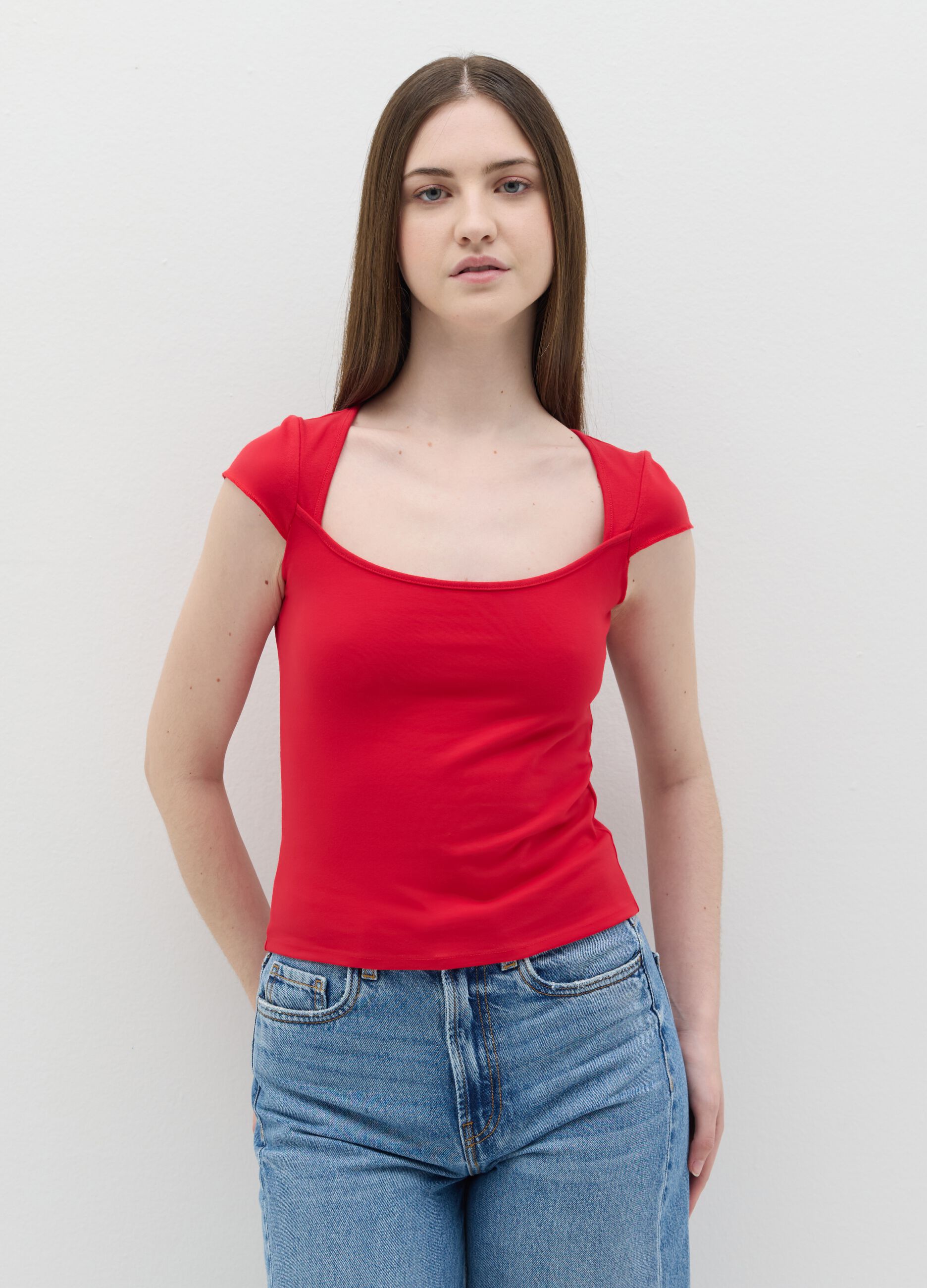 T-shirt da donna in cotone elasticizzato rossa fitted con collo squadrato