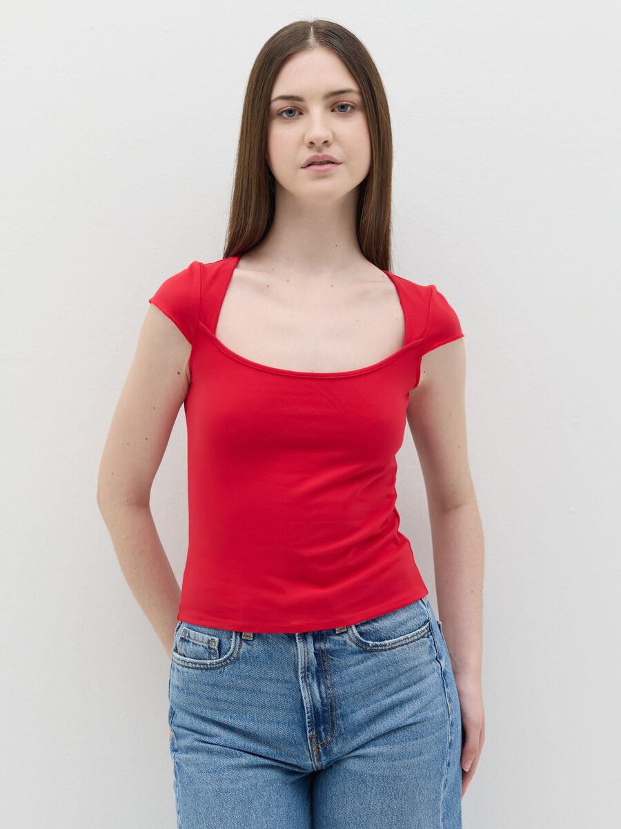 Women’s red fitted T-shirt in stretch cotton with square neckline_0