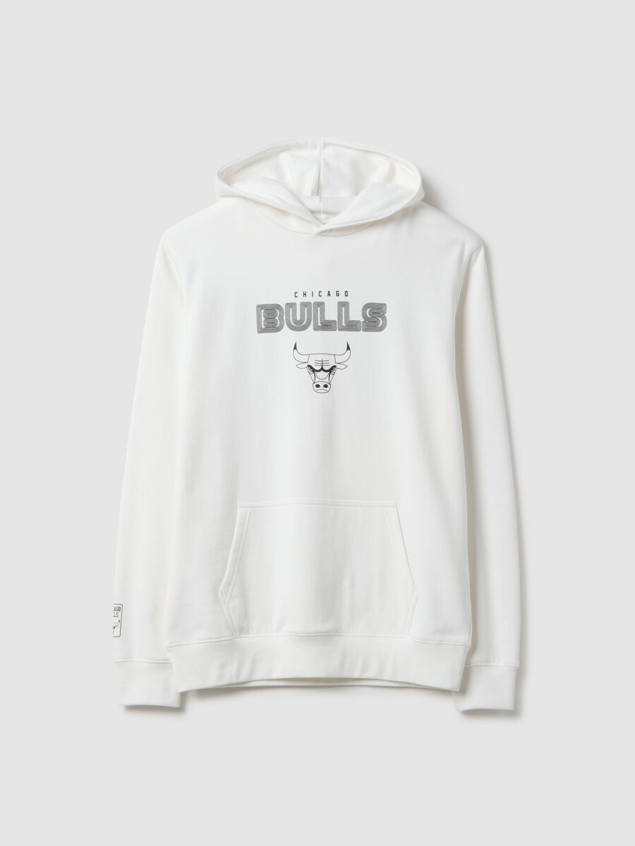 White cotton blend regular fit hoodie with Chicago Bulls logo_4