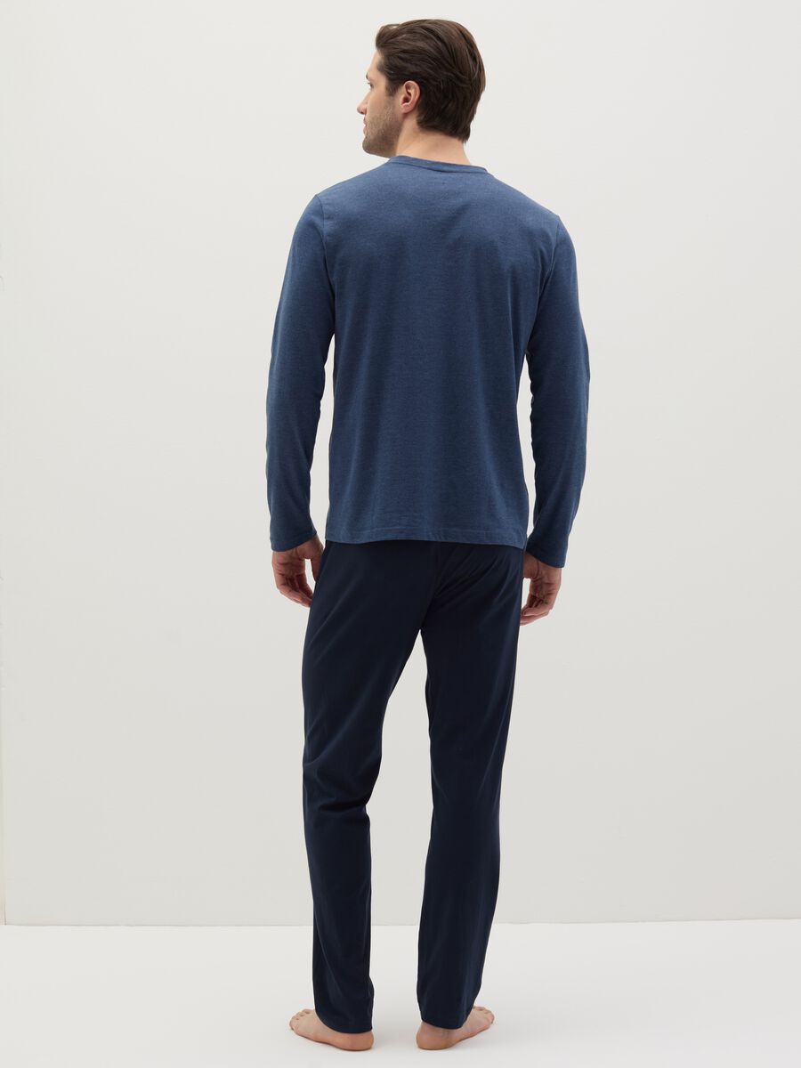 Long pyjamas with V-neck top_3