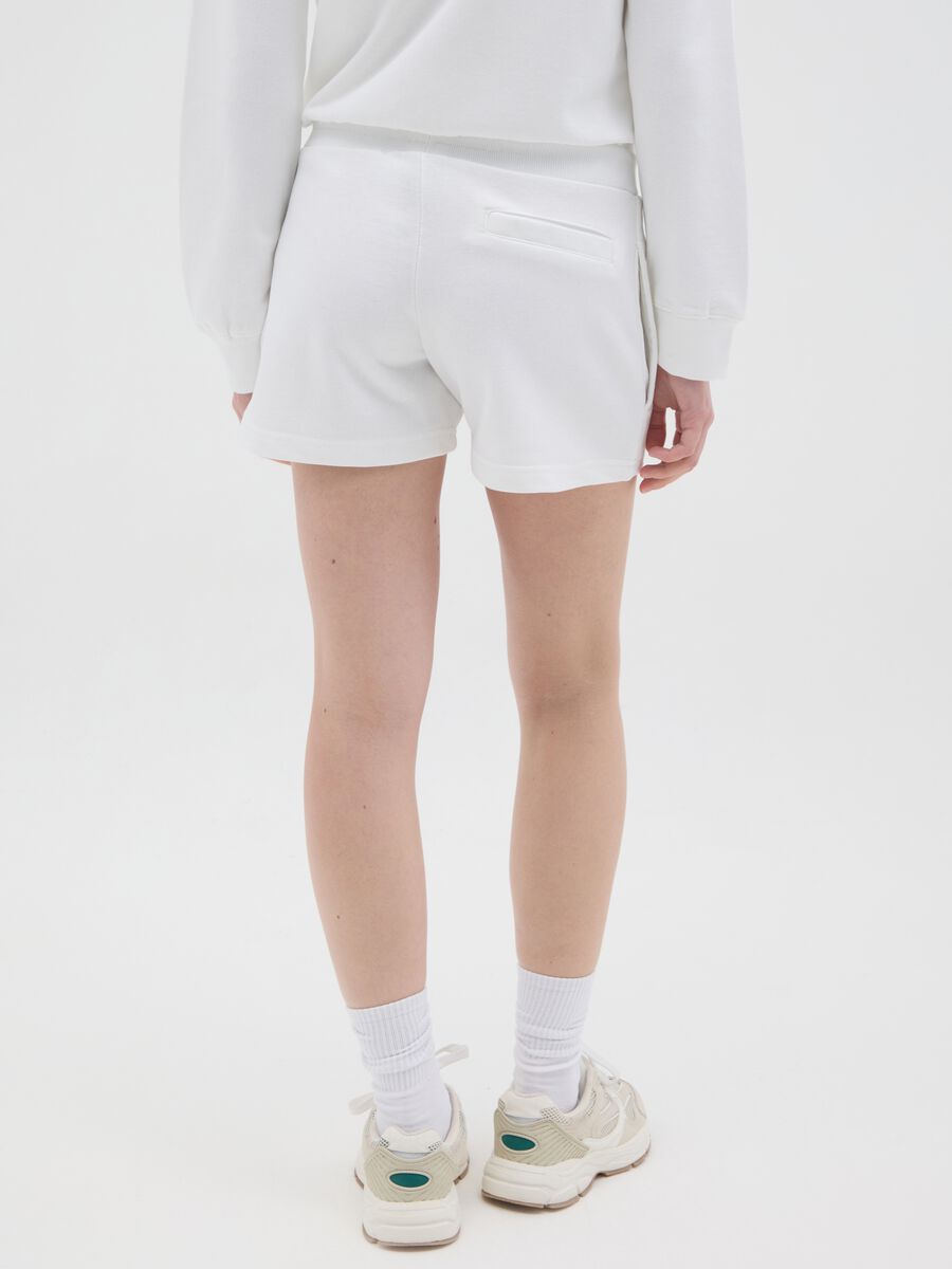 White shorts with embroidery and NBA Los Angeles Lakers print_3