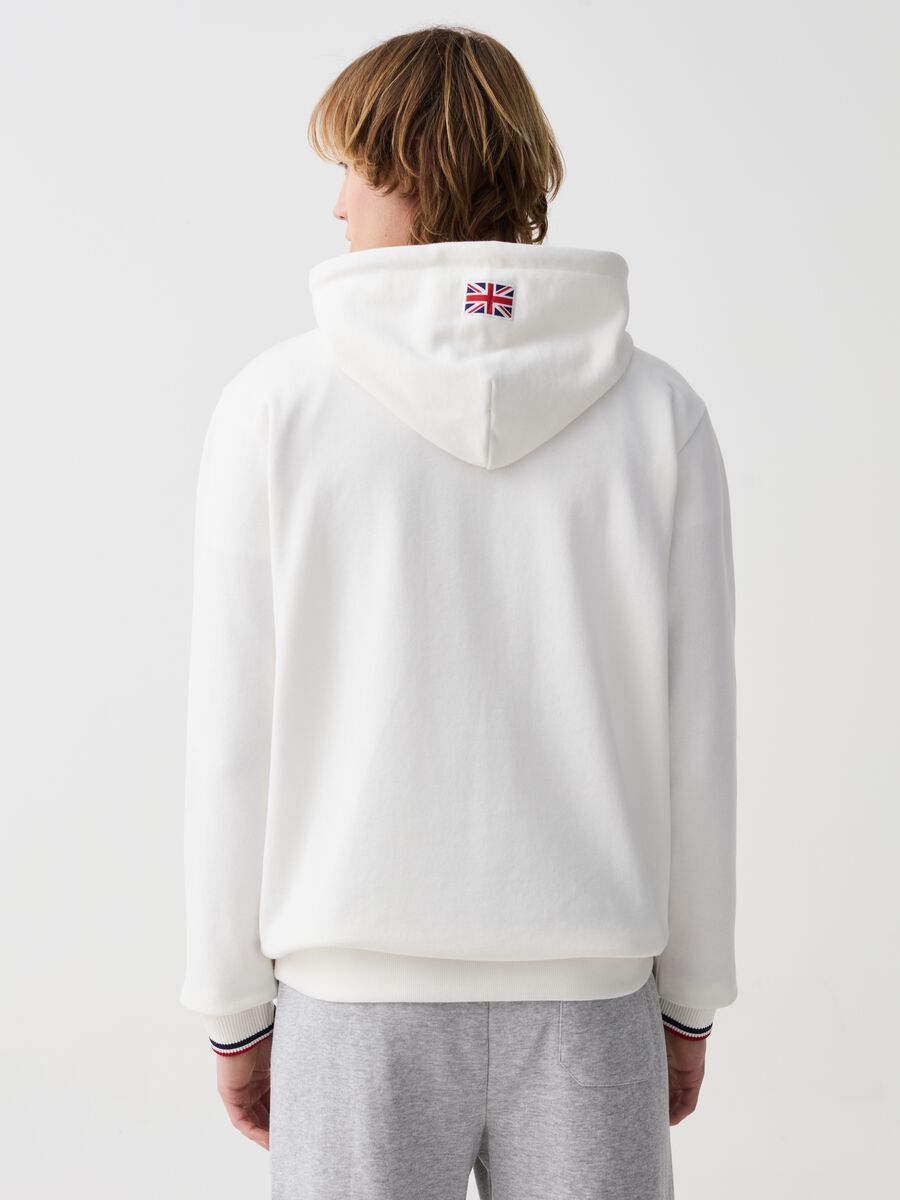 Hoodie with embroidered logo_2