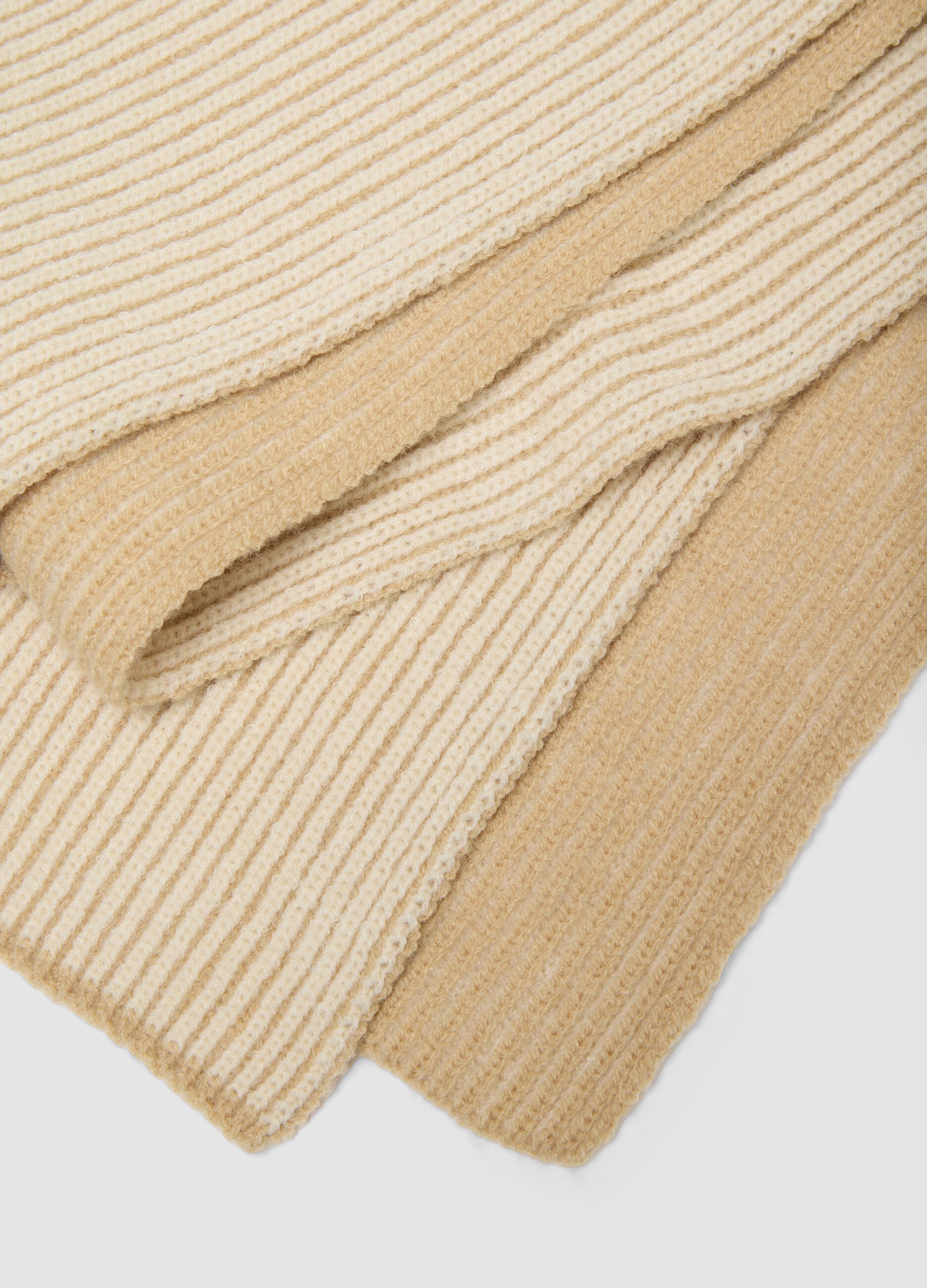 Beige ribbed knit scarf