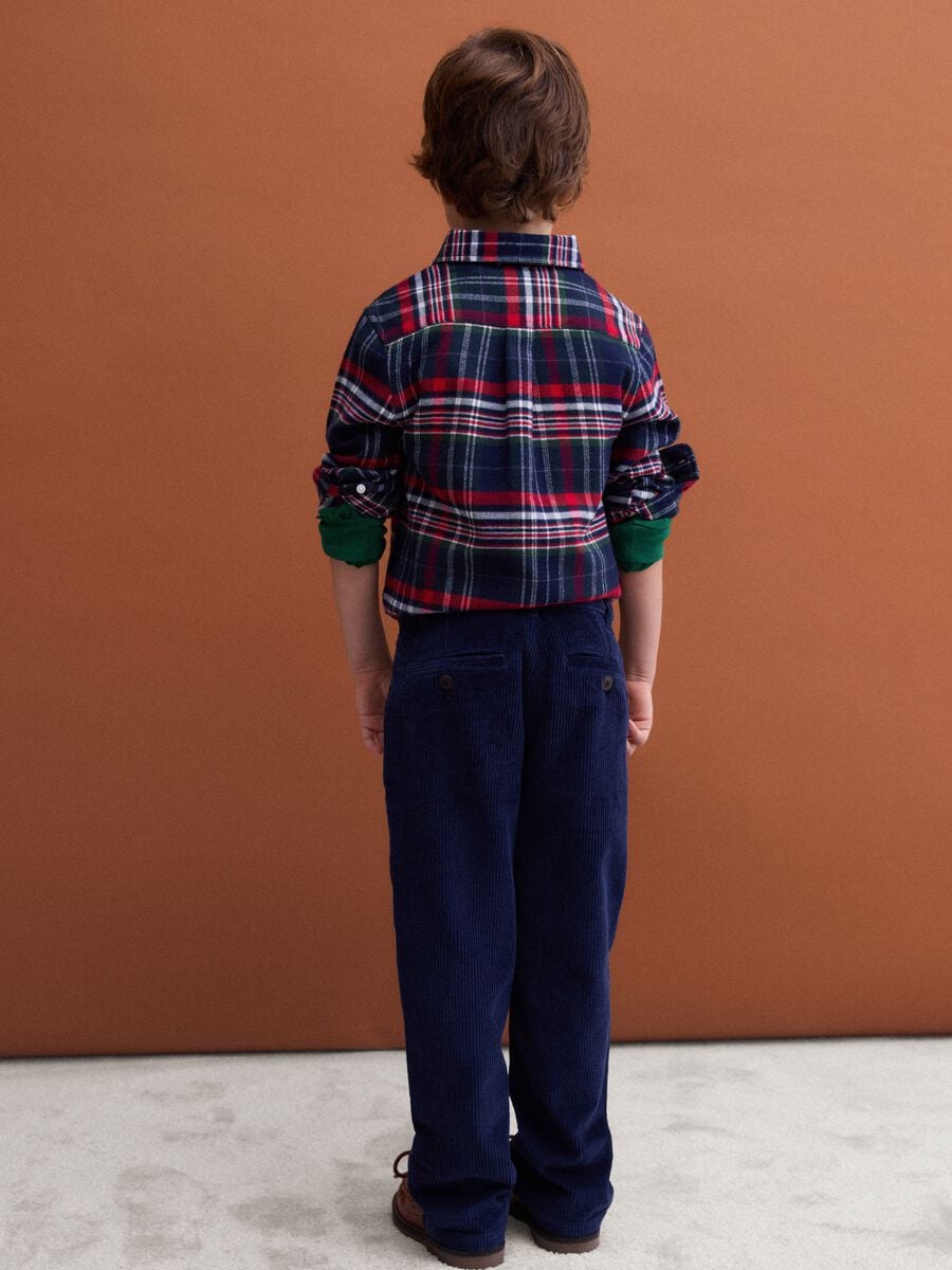 Pantaloni chino blu in puro cotone regular fit a coste_1