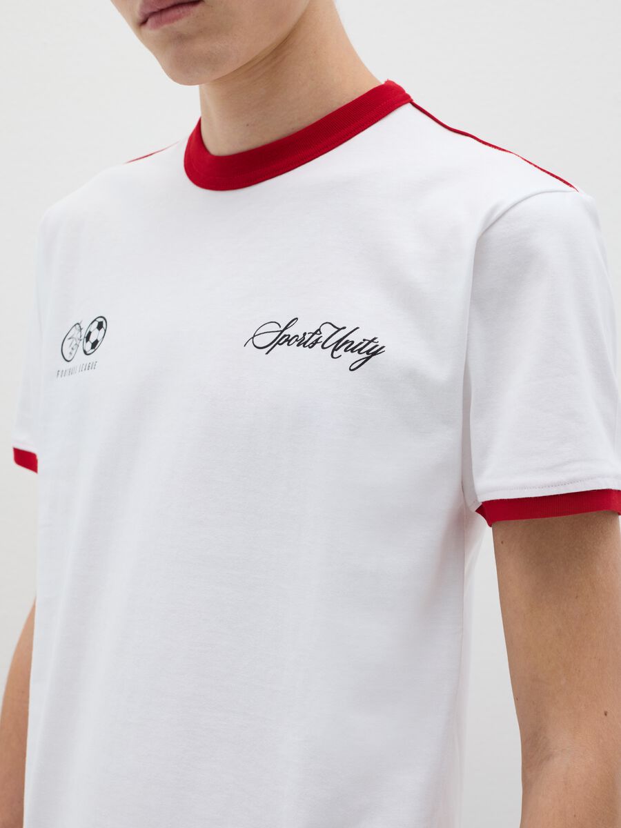 White T-shirt with contrasting edging_2