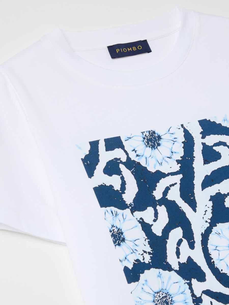 White T-shirt with short sleeves and print_5