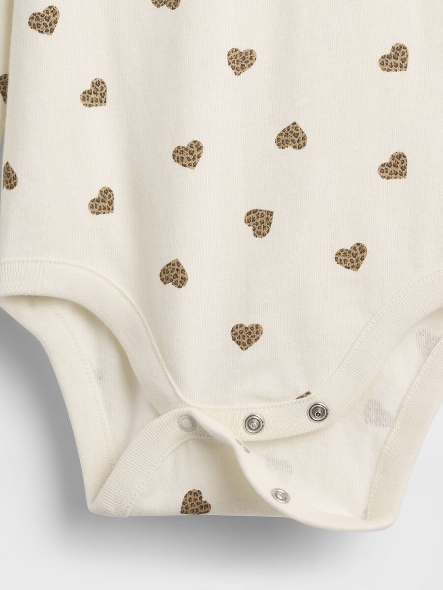 White cotton bodysuit for infants_3