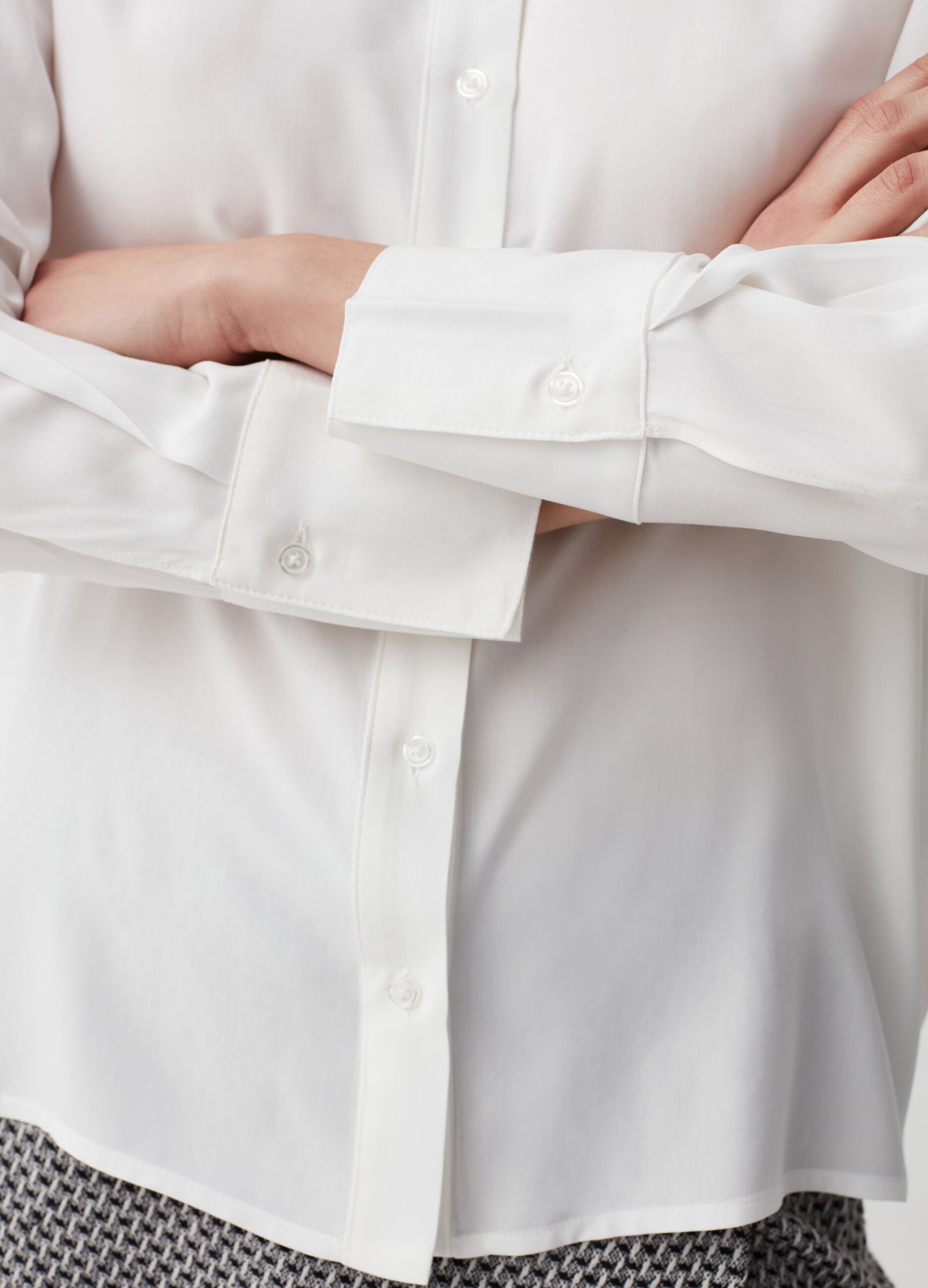 Camicia in viscosa con spacchi