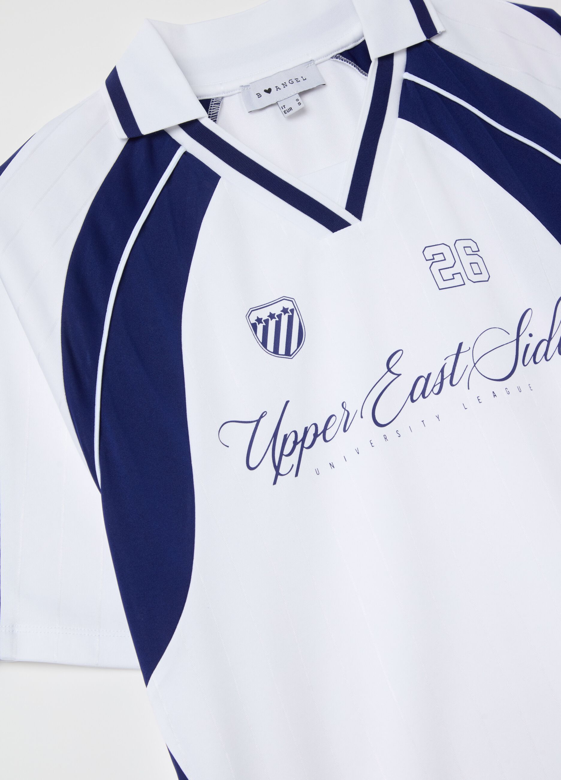 T-shirt with polo neck and college print