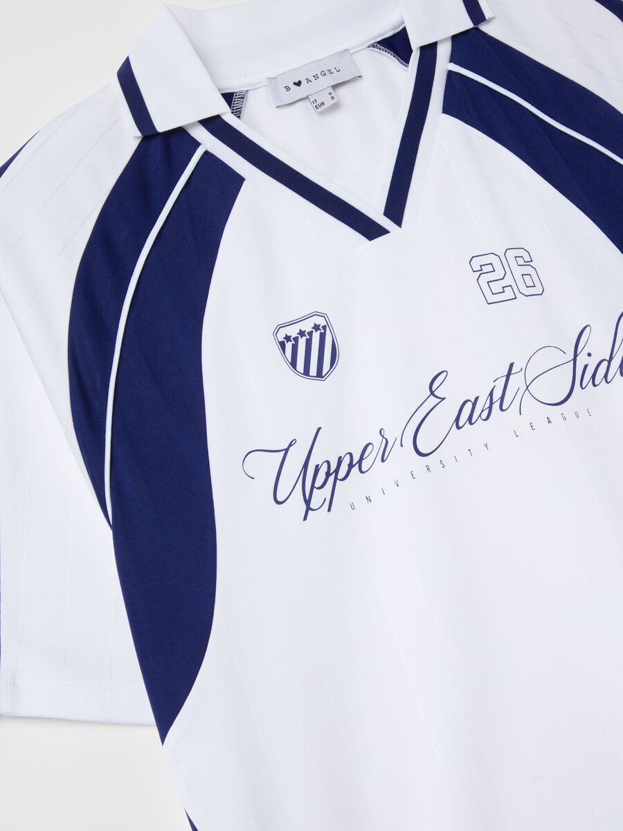 T-shirt with polo neck and college print_5