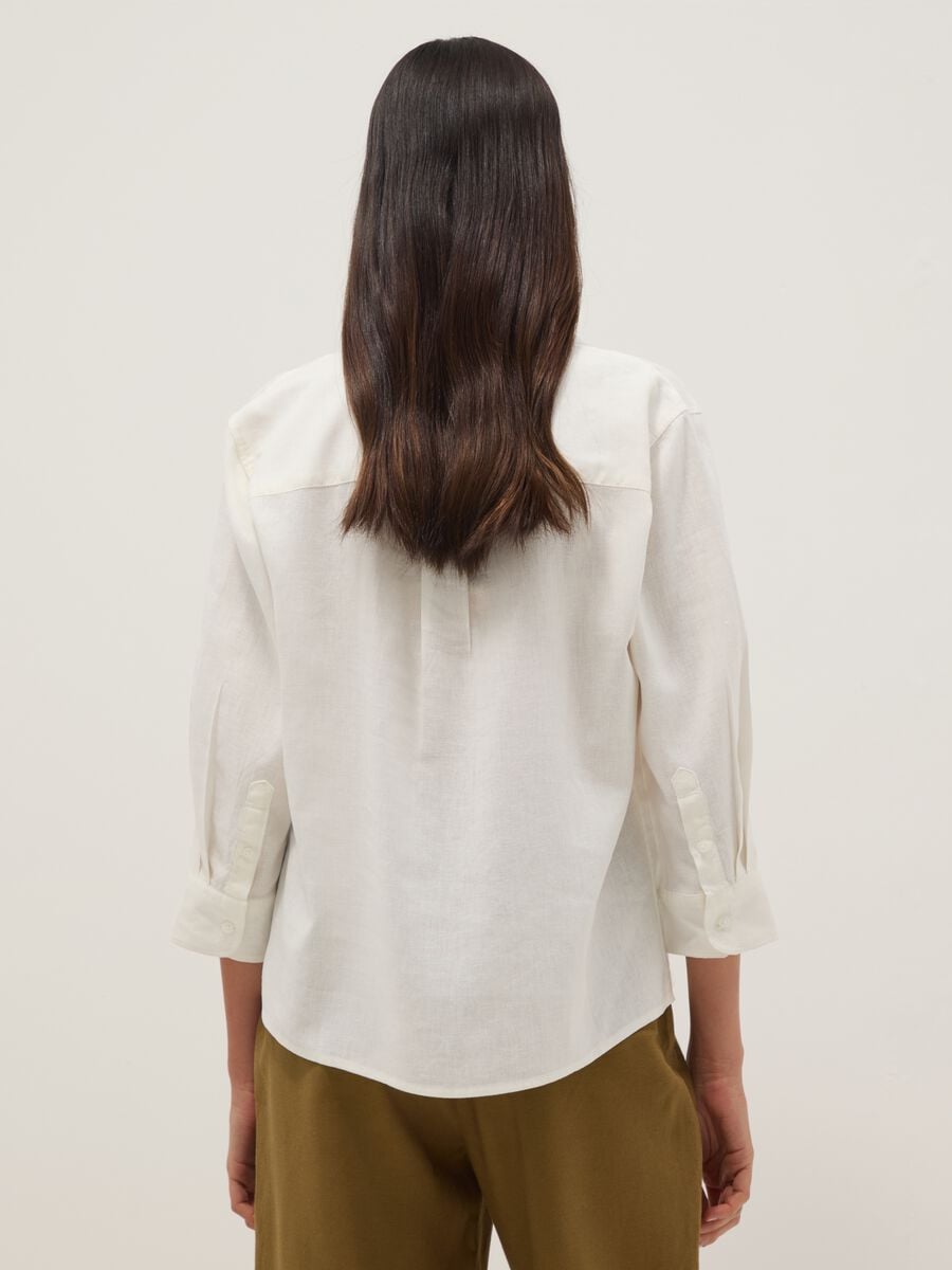 White linen and viscose-blend V-neck regular-fit shirt_4