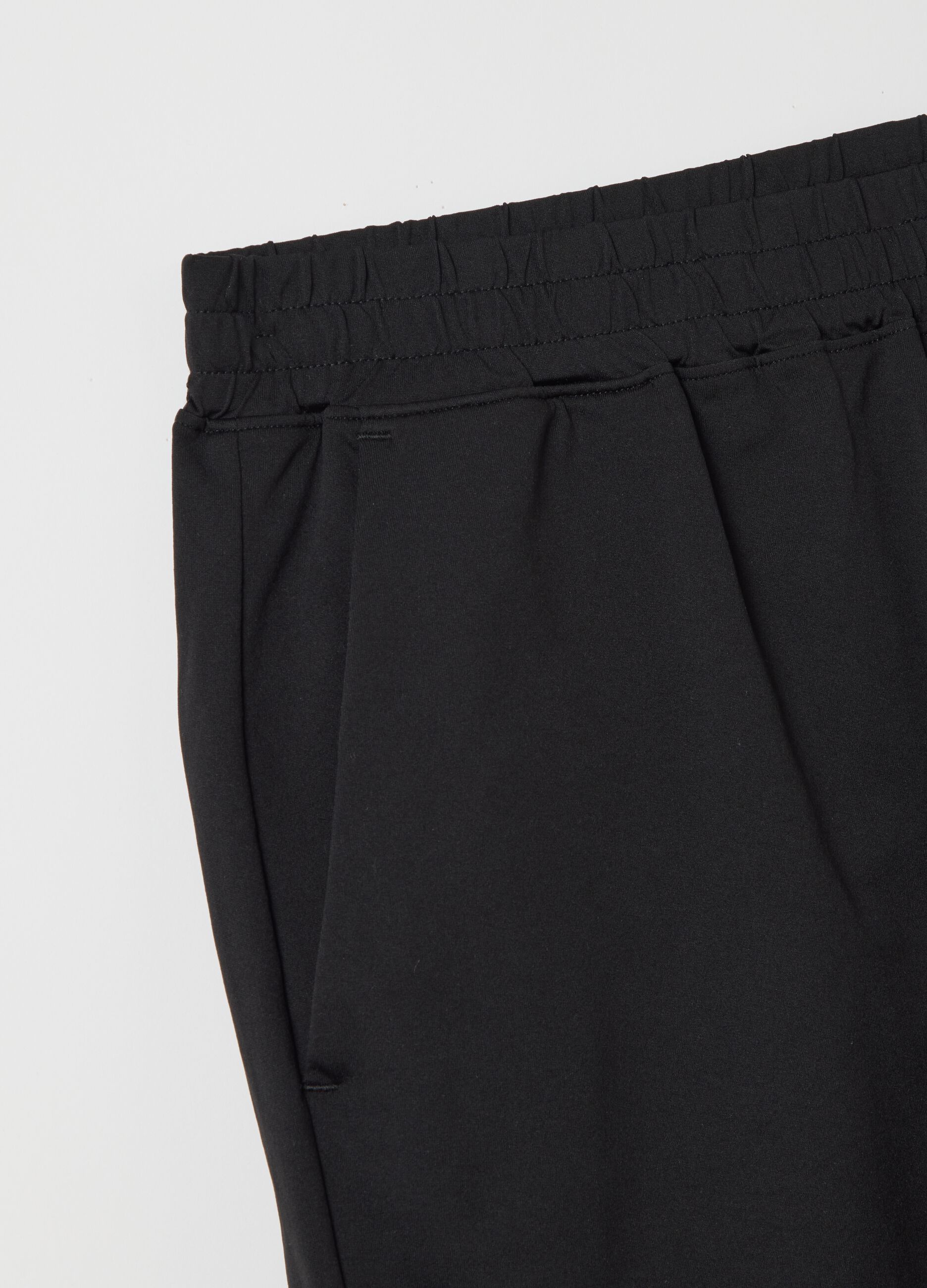 Black Bermuda joggers in stretch fabric