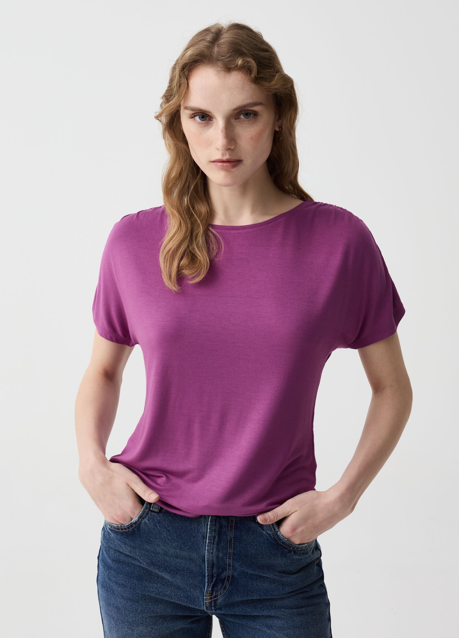 T-shirt in viscosa stretch con arricciatura