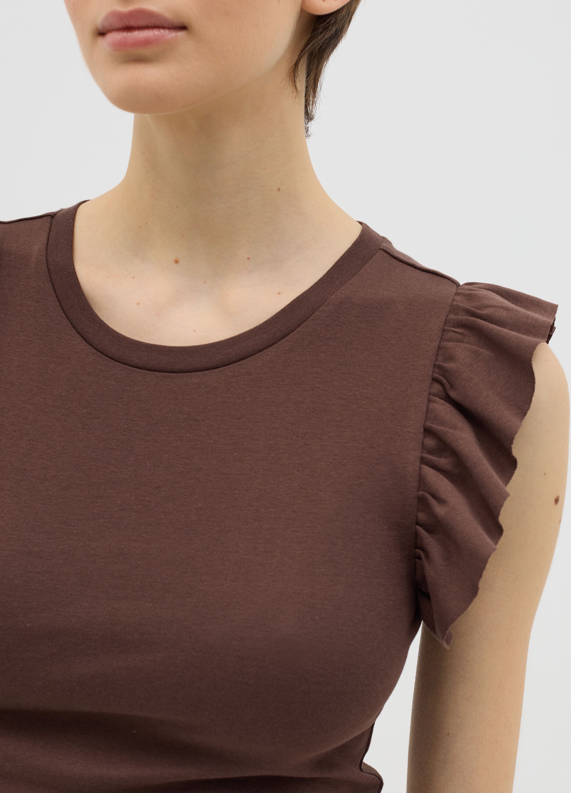 T-shirt da donna in puro cotone marrone regular fit con ruches