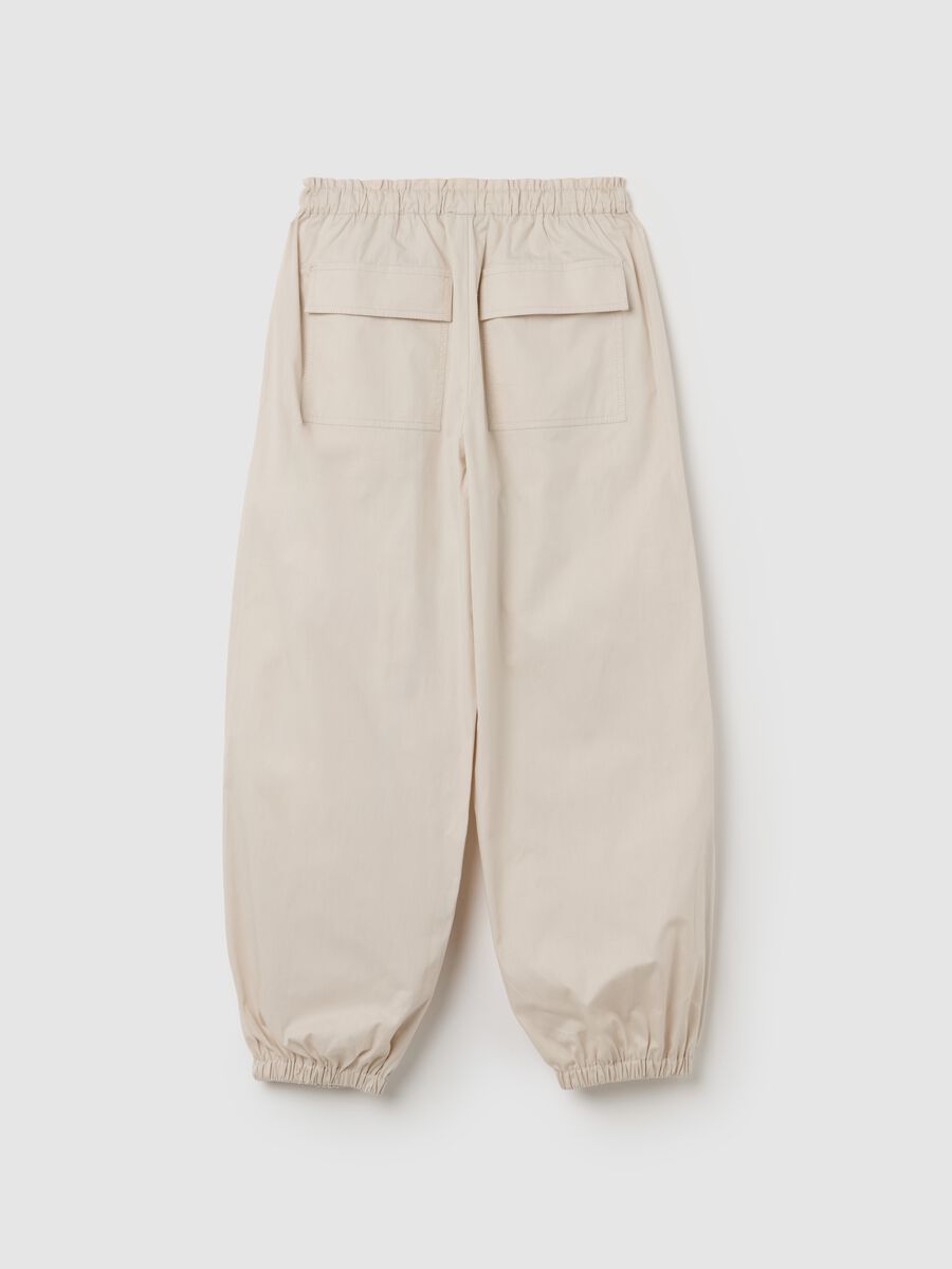 Girls’ trousers in 100% beige cotton with regular fit_4