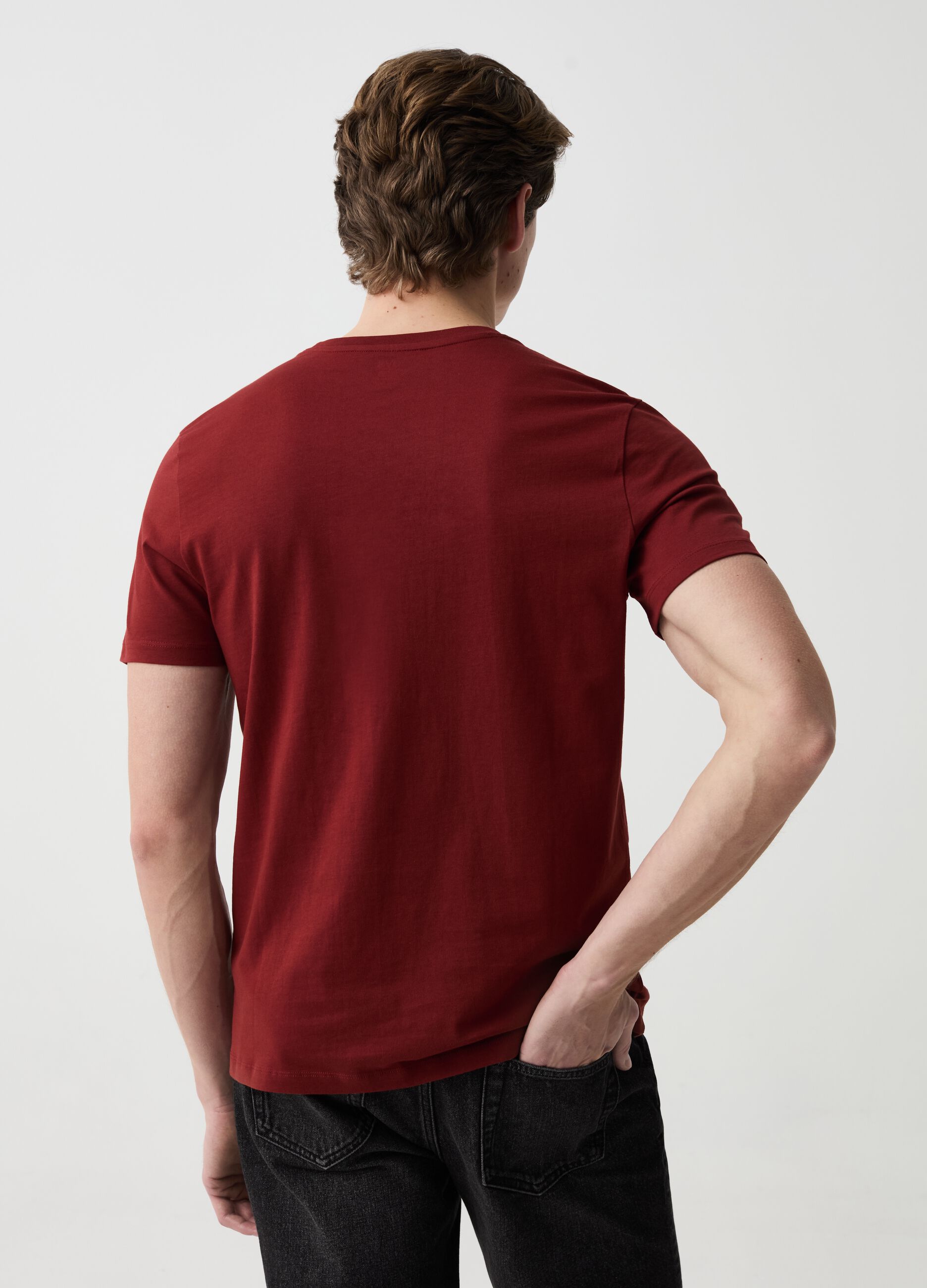 T-shirt in cotone bio con scollo a V