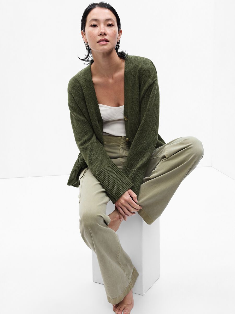 Cardigan con scollo a V e spacchi_0