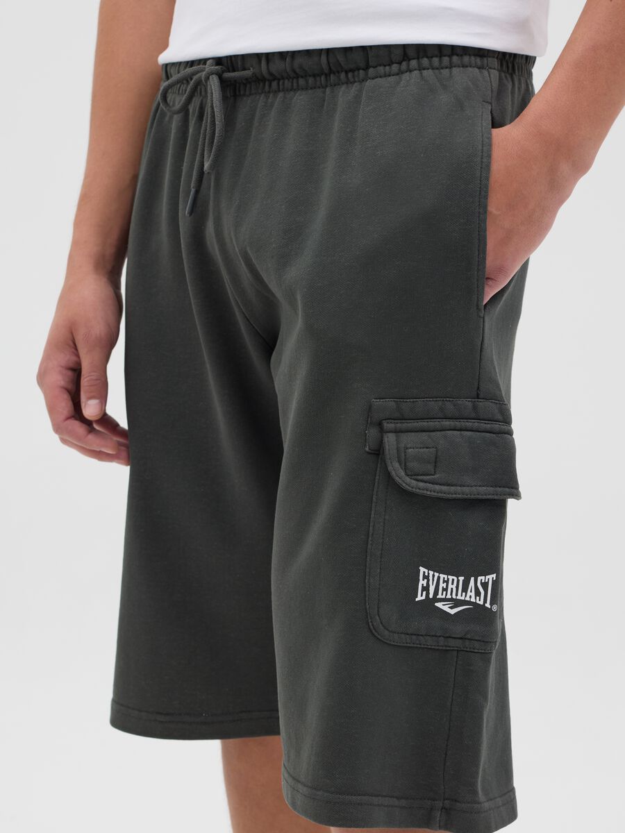 Grey Everlast cargo shorts_3