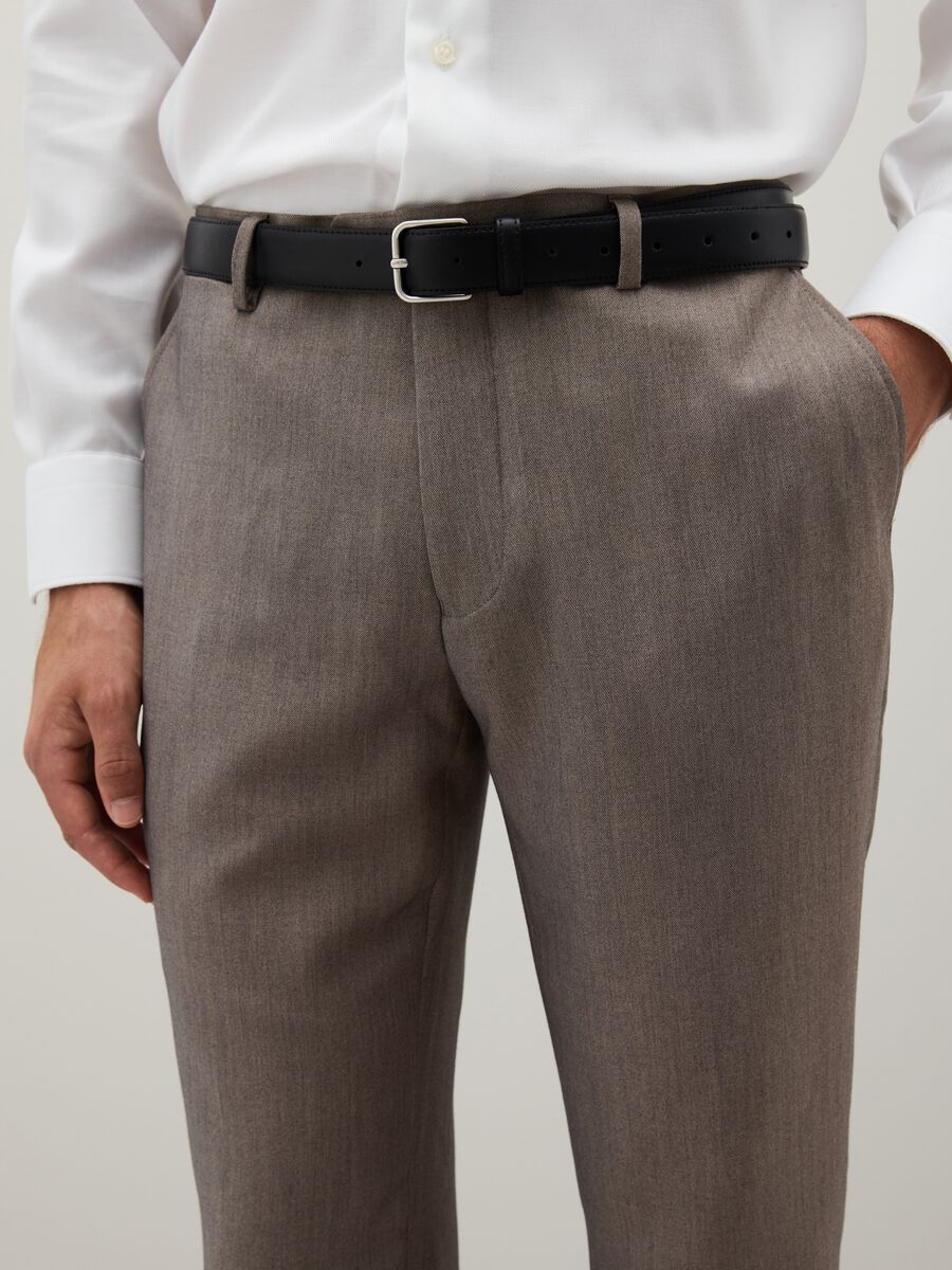 Pantaloni marroni slim in tessuto elasticizzato_2