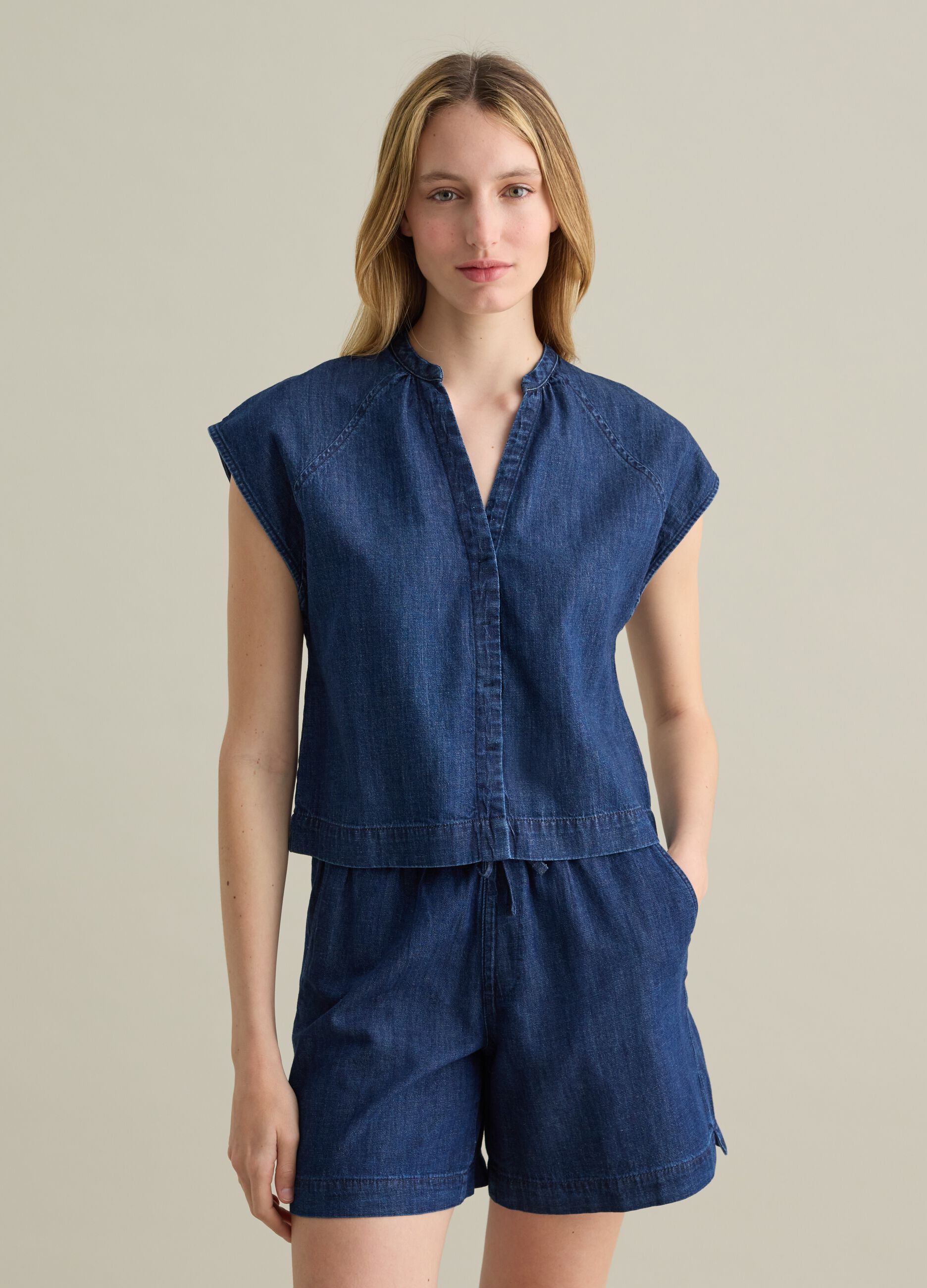 Short Sleeve Denim Shirt in Graphite
