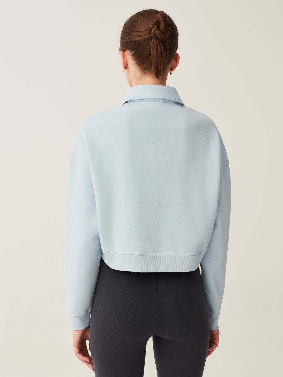 Felpa cropped con scollo a polo_2