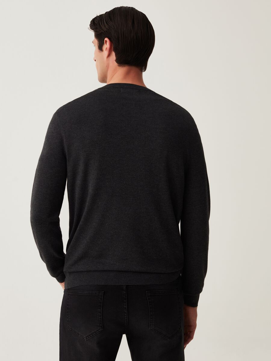 Round neck pullover_2