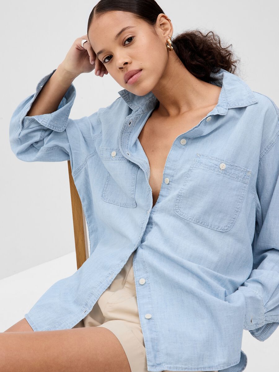 Oversized shirt in denim with pockets_0
