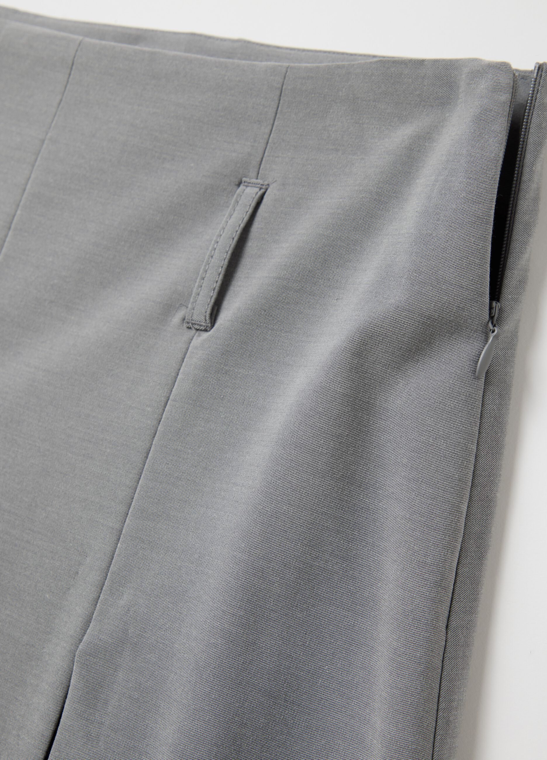 Grey pleated skirt