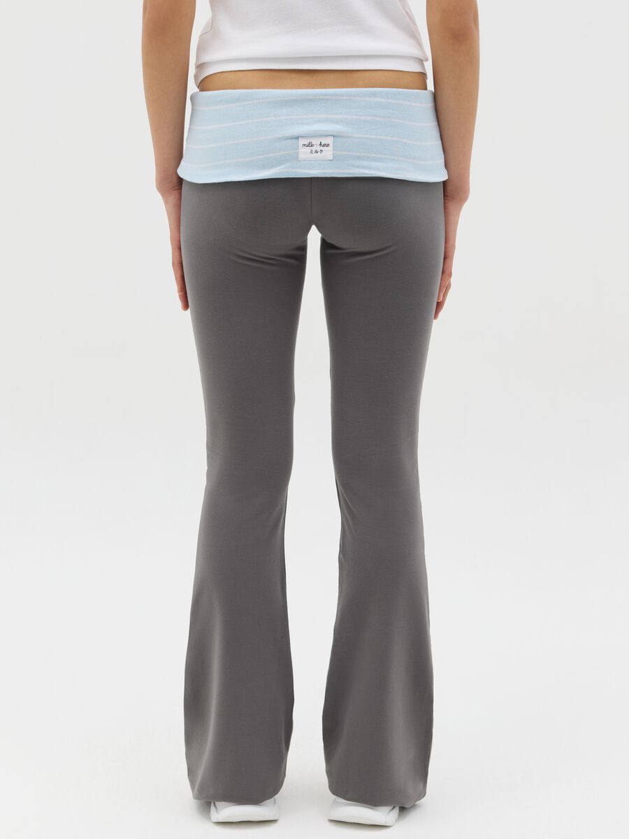 Grey flare-fit leggings with striped fold at the waist_3