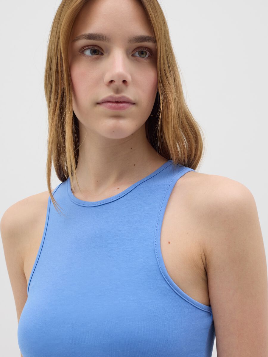 Women’s light blue fitted short top in stretch cotton_2