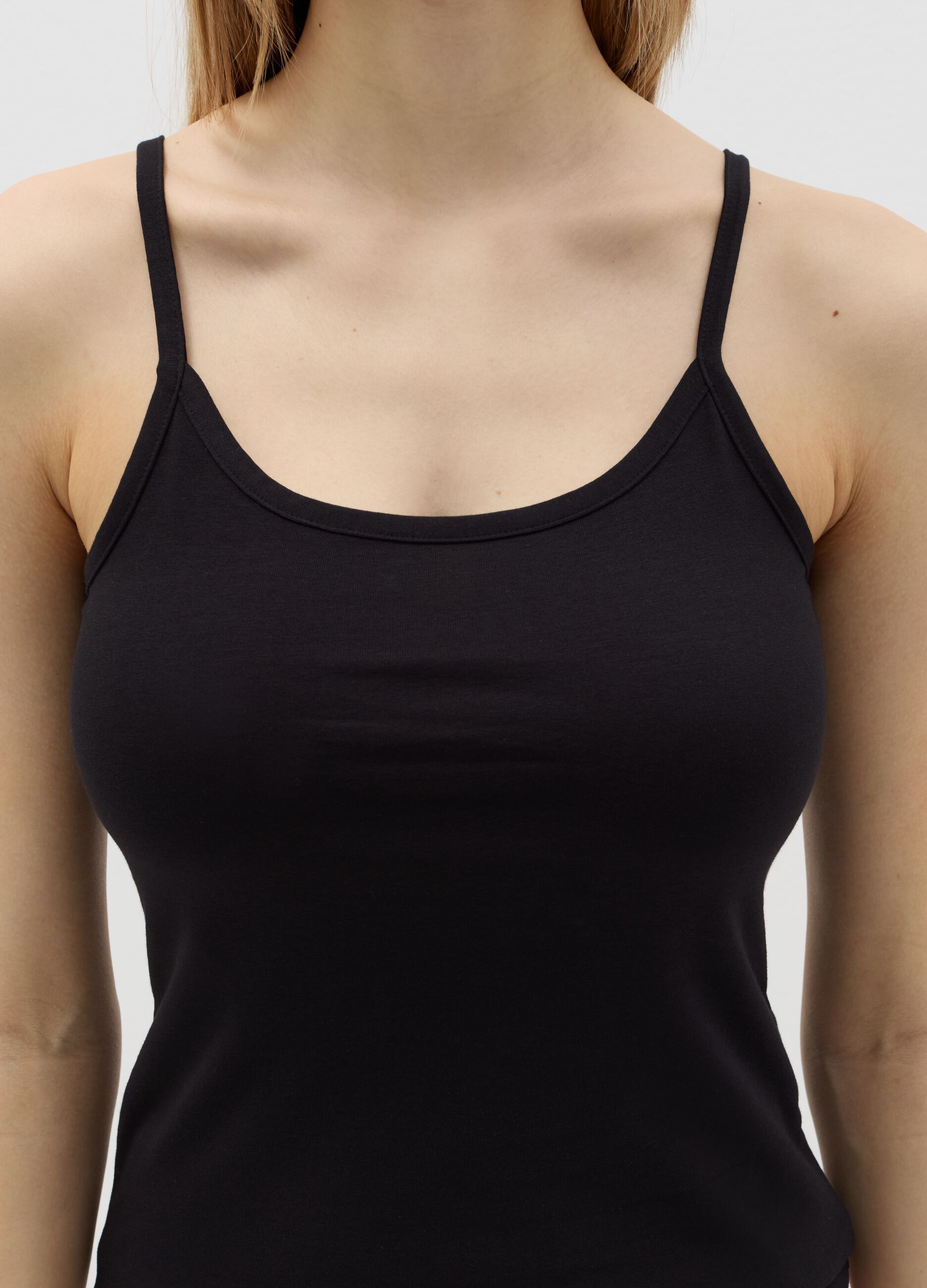Two-pack vests with round neck