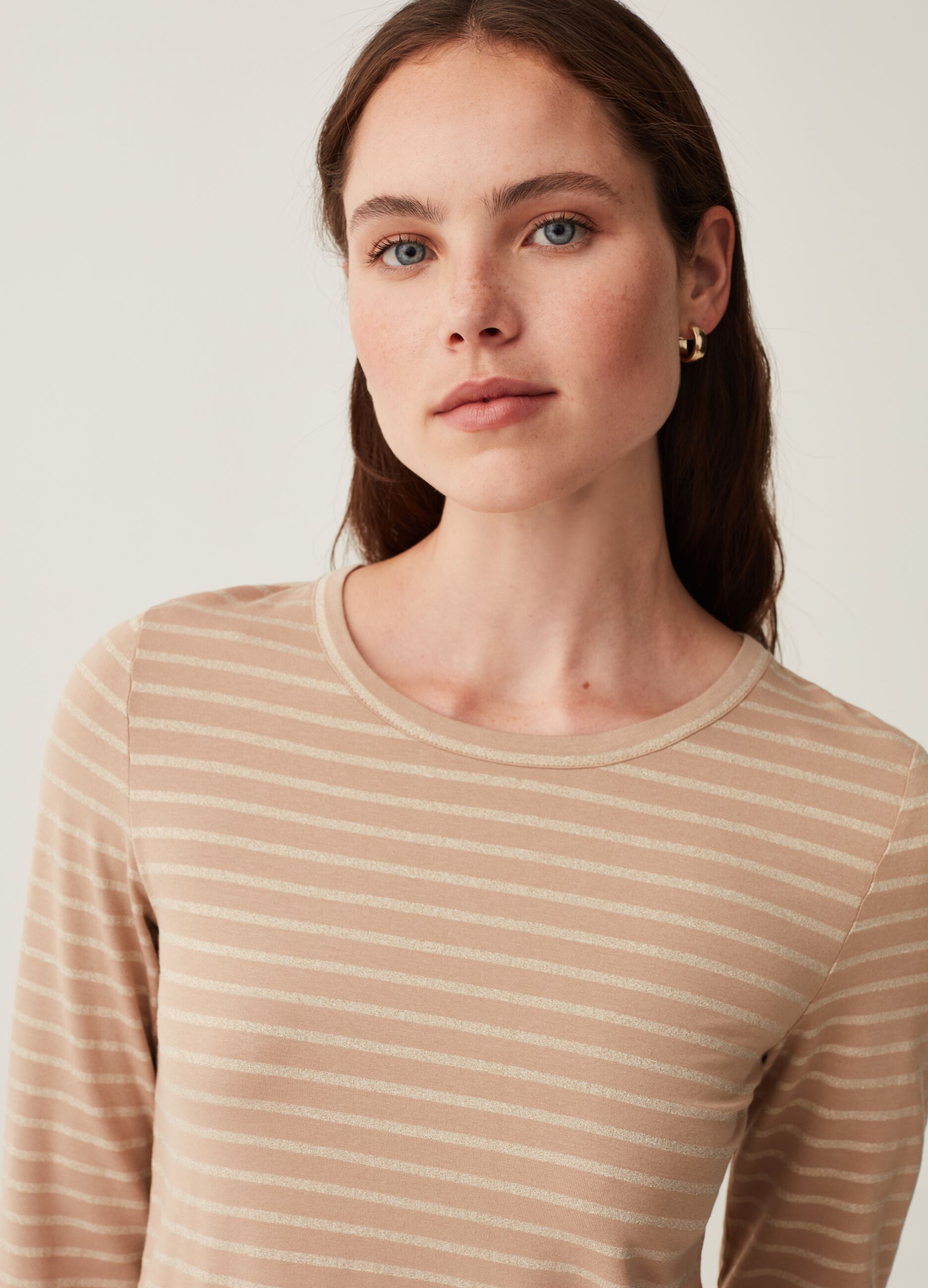 T-shirt a righe in lurex con maniche lunghe_1