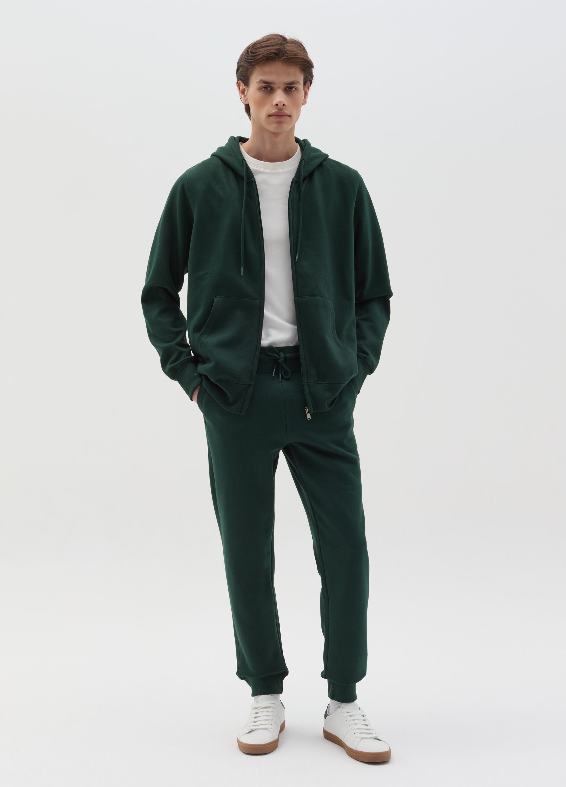 Fleece joggers with pockets and drawstring