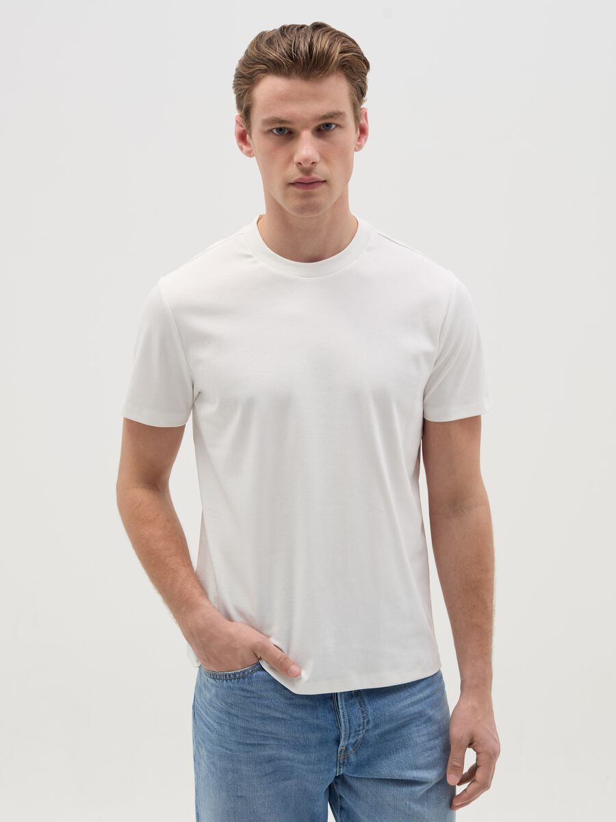 Regular-fit T-shirt with round neck_0