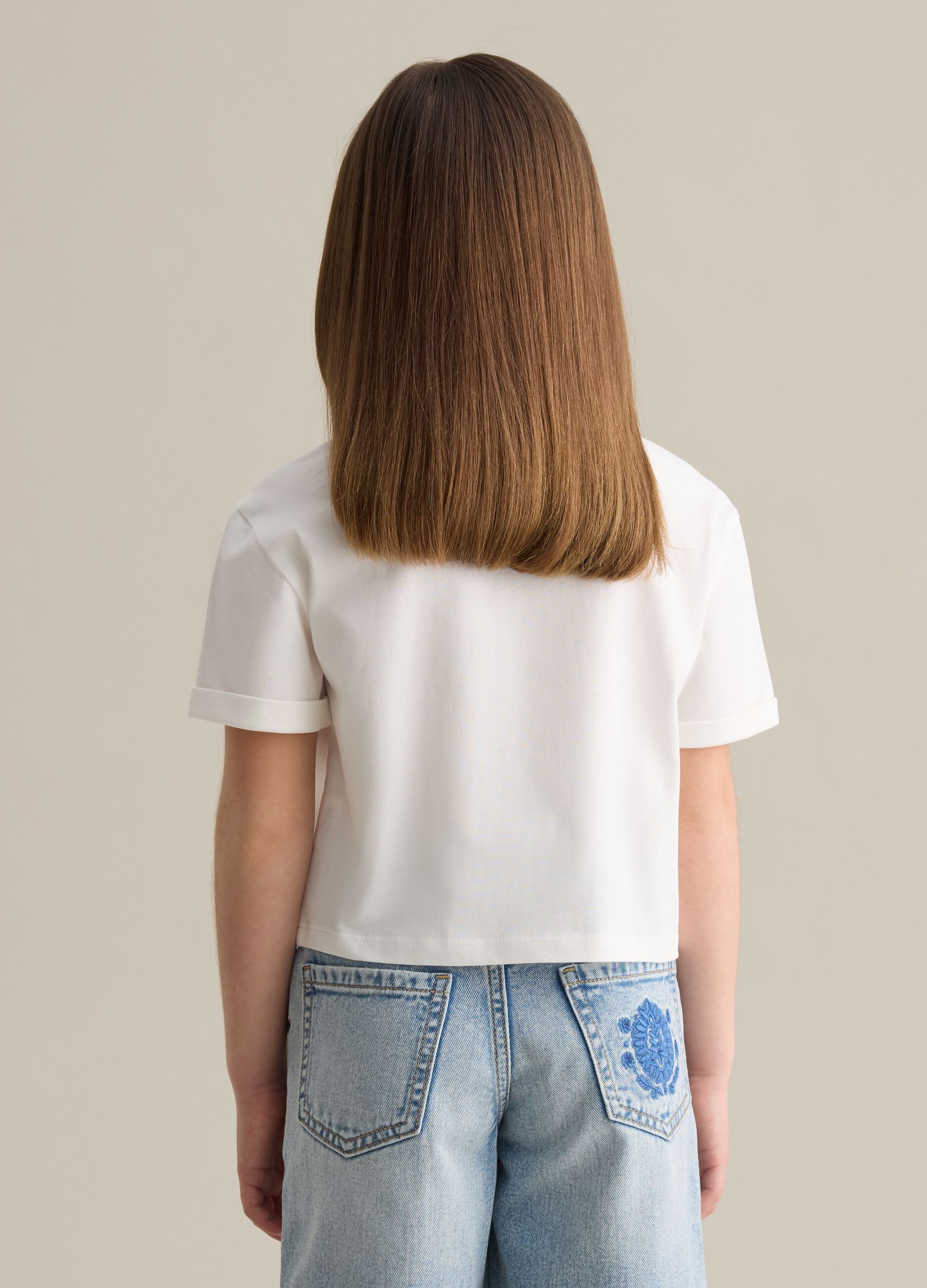 White short-sleeved T-shirt in 100% cotton