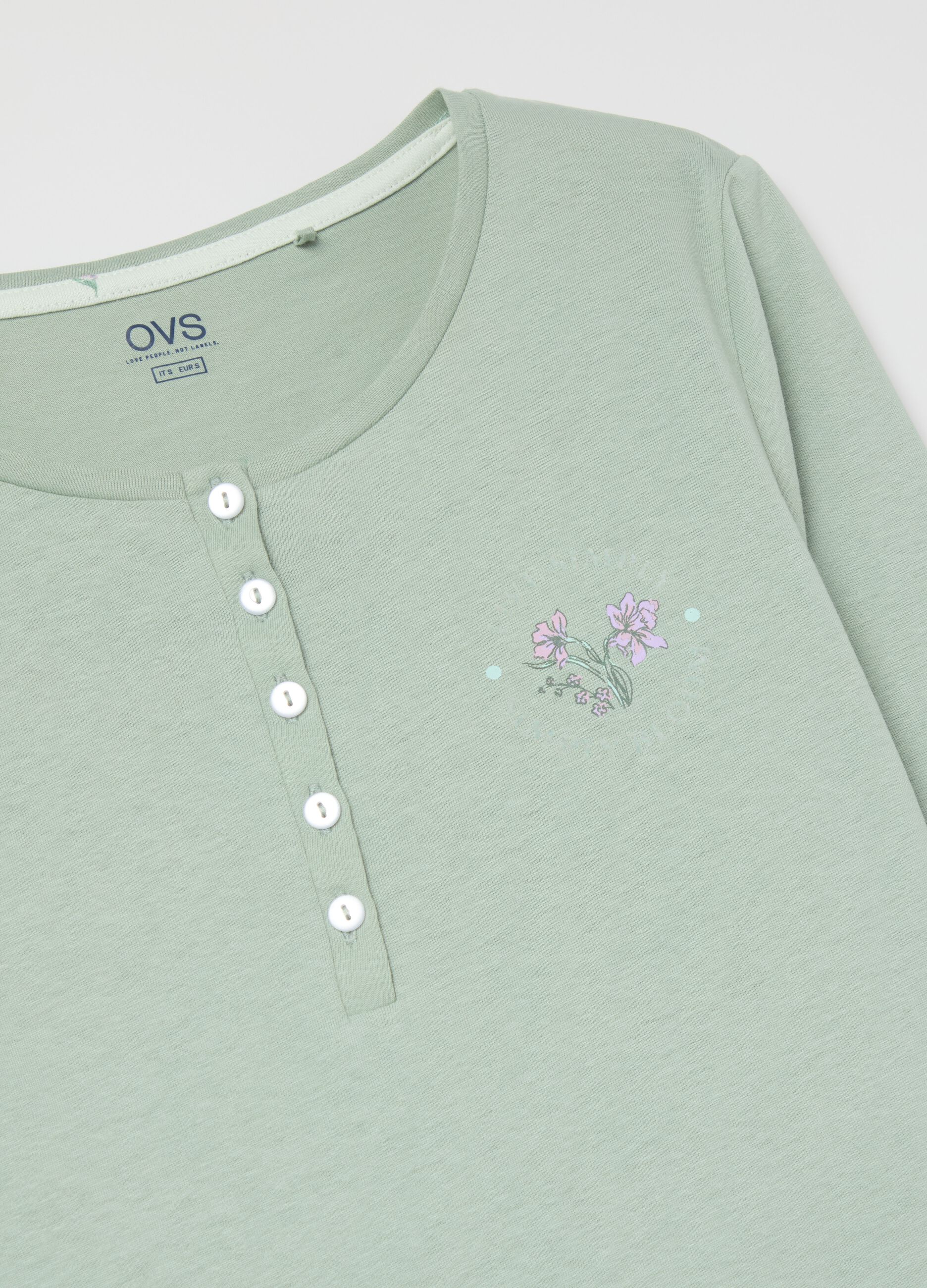 Long pyjamas with small flowers print