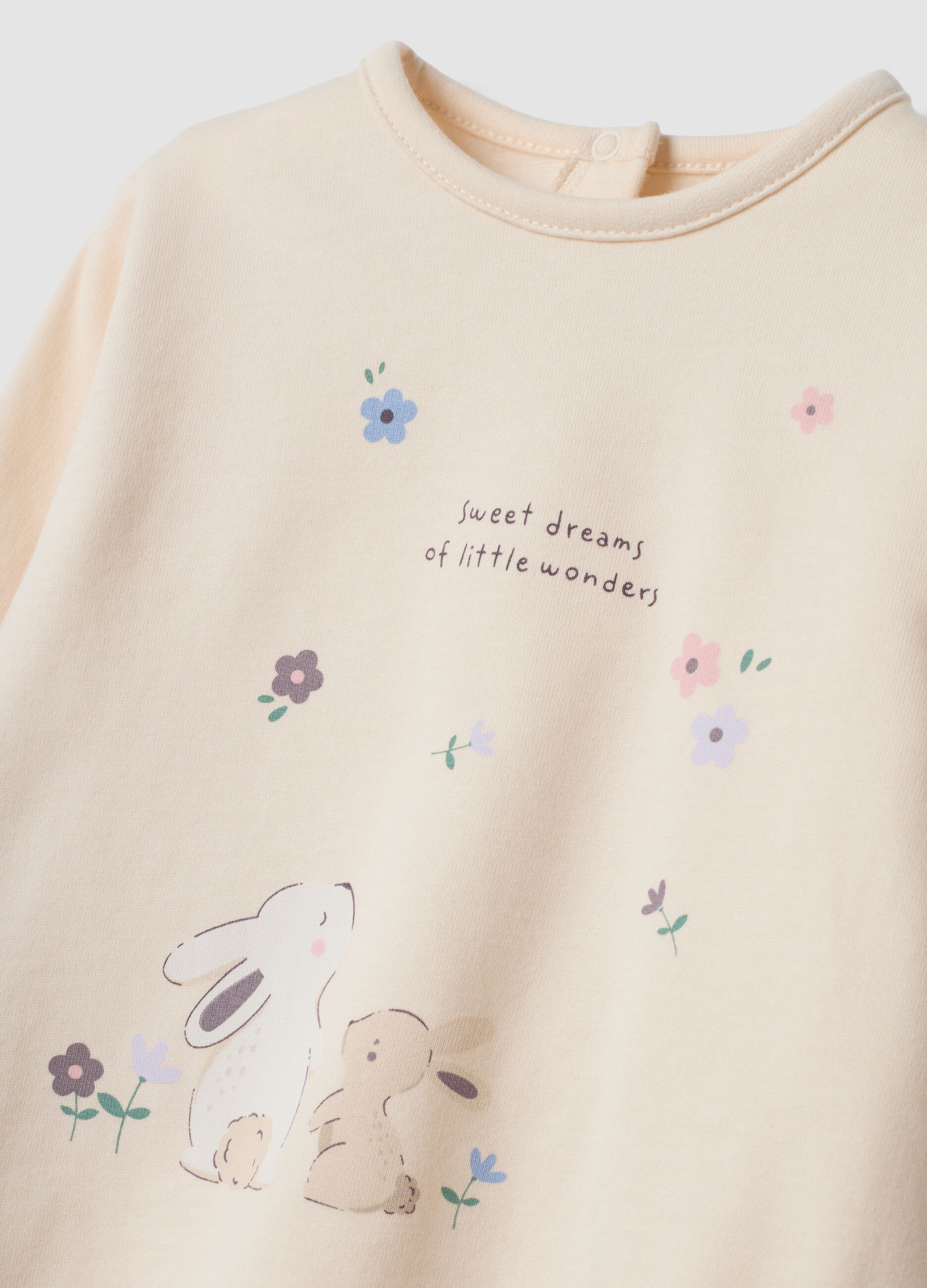 Pigiama beige e viola in puro cotone organico con stampa coniglietti