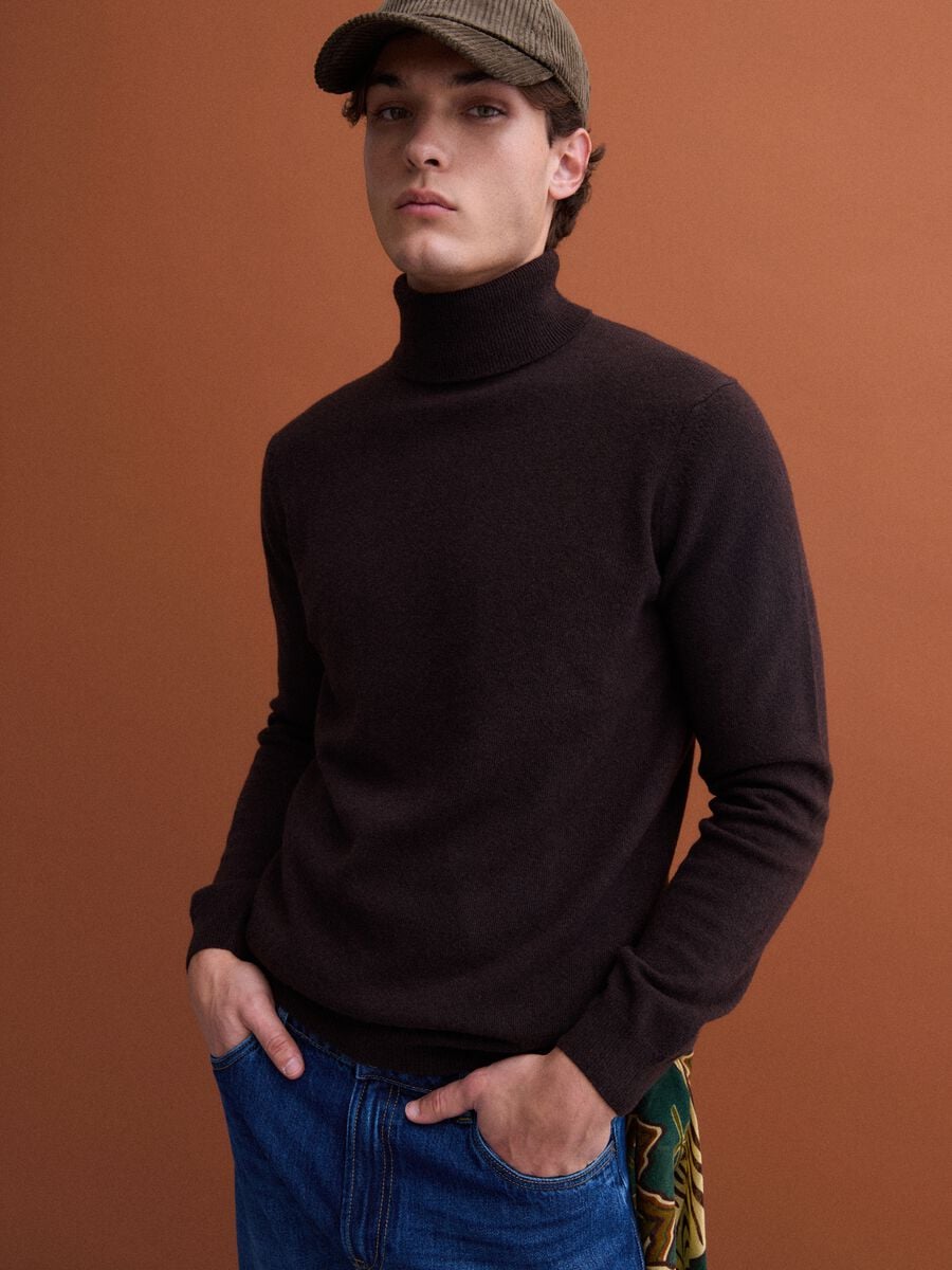 Maglia marrone dolcevita in pura lana di agnello_0