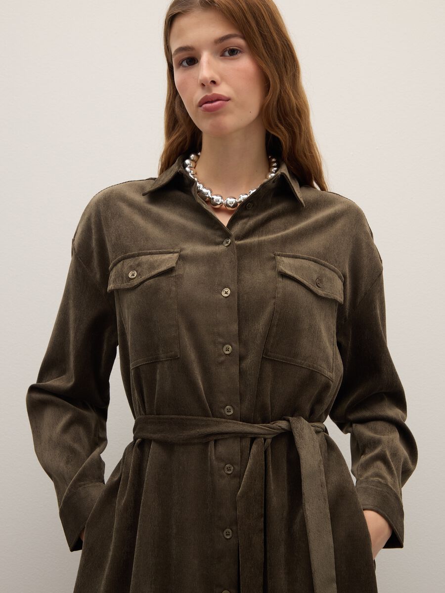 Green long dress with belt and buttons_3