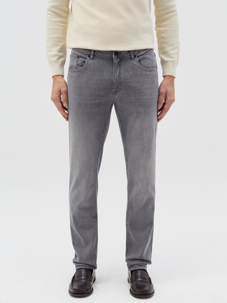 Slim-fit jeans with five pockets_1
