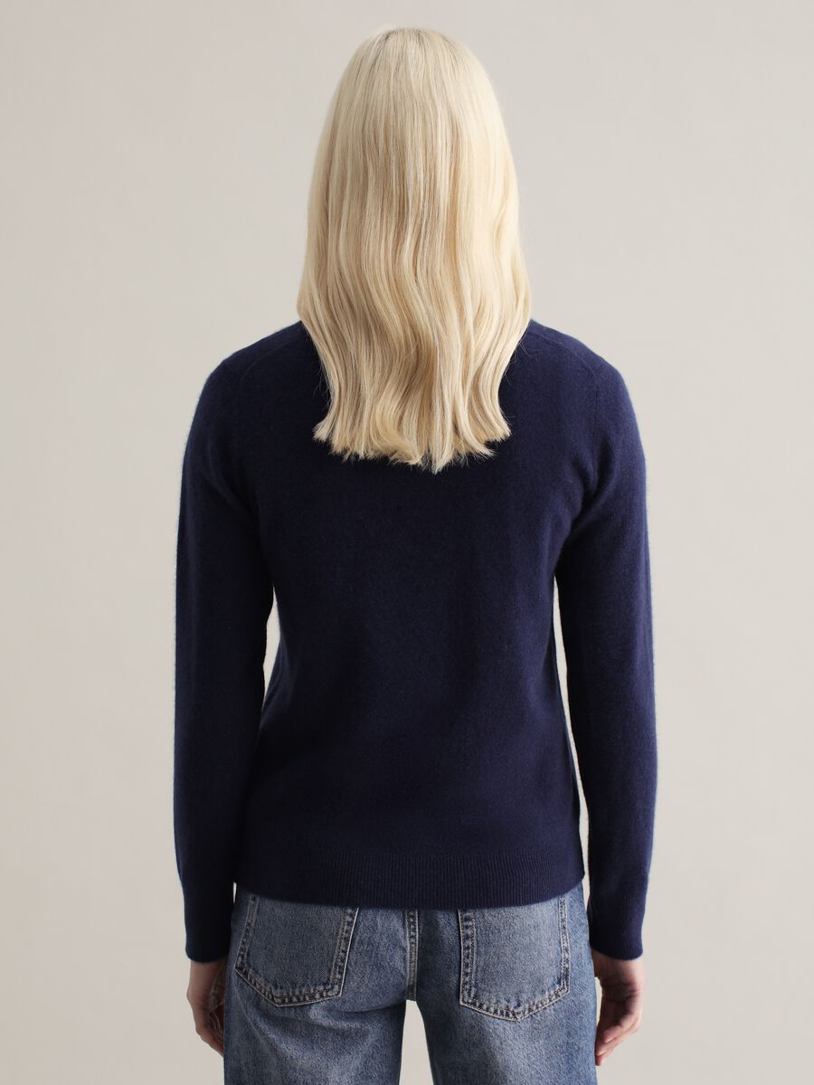 Cashmere pullover with round neck_3