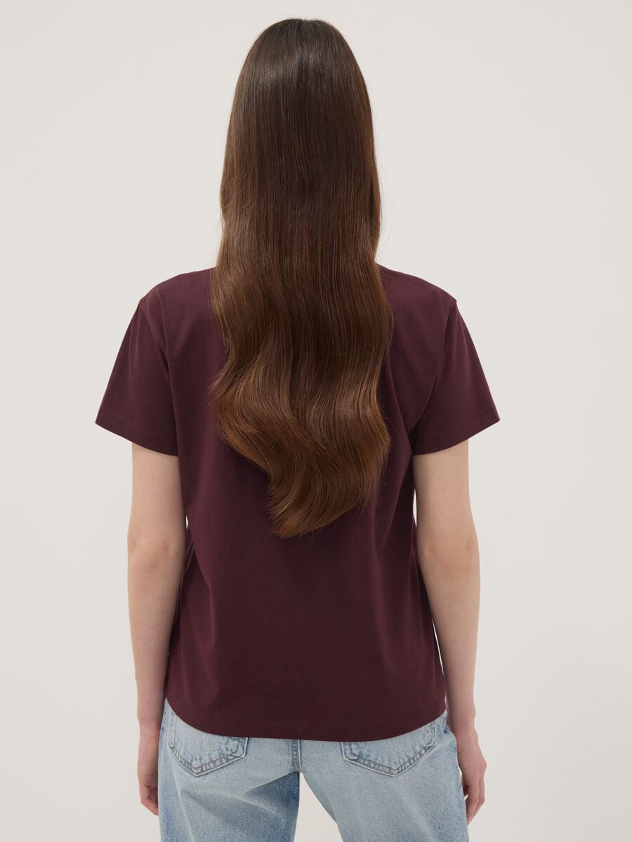 T-shirt rossa in puro cotone con scritta frontale regular fit_3
